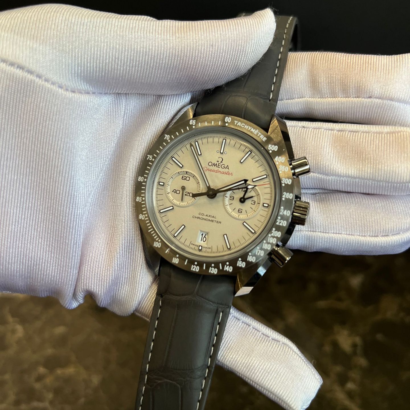 Omega Speedmaster Professional Moonwatch 311.93.44.51.99.002 (2023) - Grey dial 44 mm Ceramic case (4/8)
