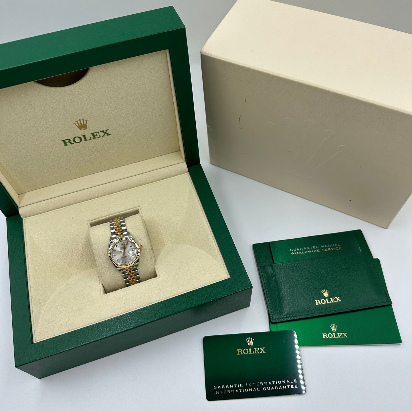 Rolex Lady-Datejust 279173 (2023) - Silver dial 28 mm Gold/Steel case (2/8)