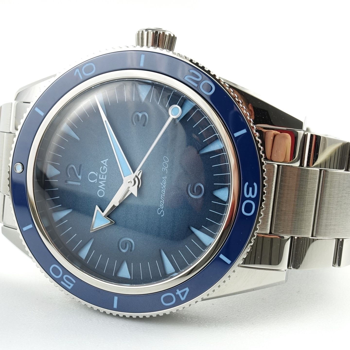 Omega Seamaster 300 234.30.41.21.03.002 - (3/8)