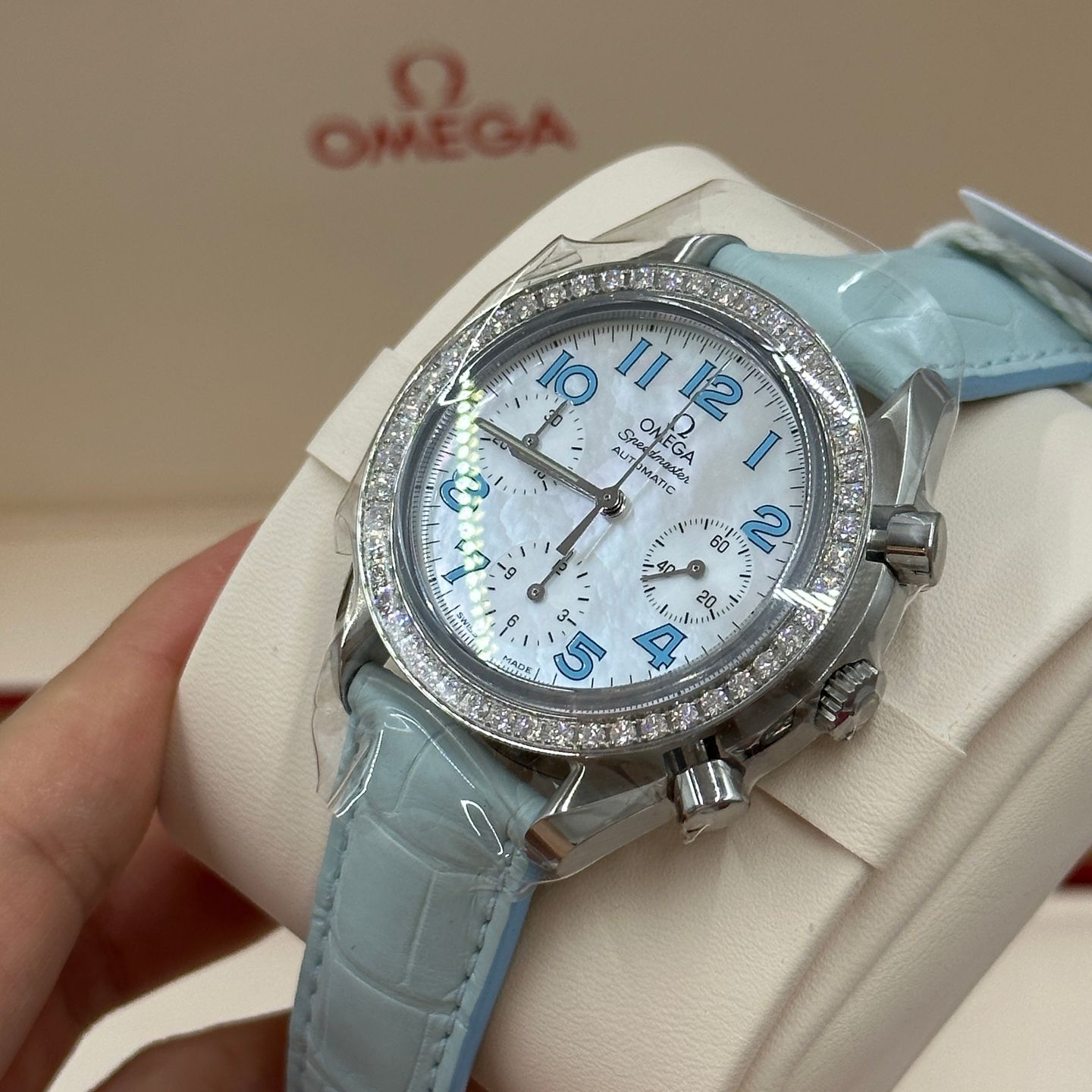 Omega Speedmaster Ladies Chronograph 3835.71.33 (2023) - Wit wijzerplaat 36mm Staal (4/8)