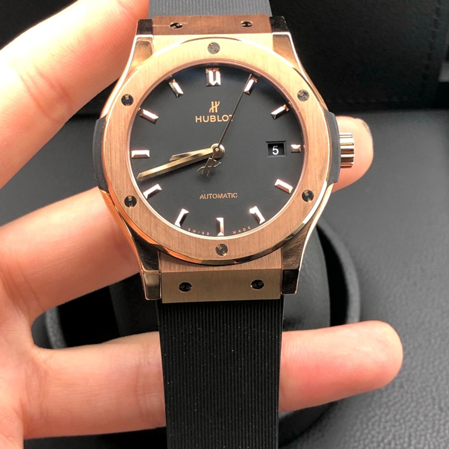 Hublot Classic Fusion 542.OX.1181.RX (2023) - Zwart wijzerplaat 42mm Roségoud (2/6)