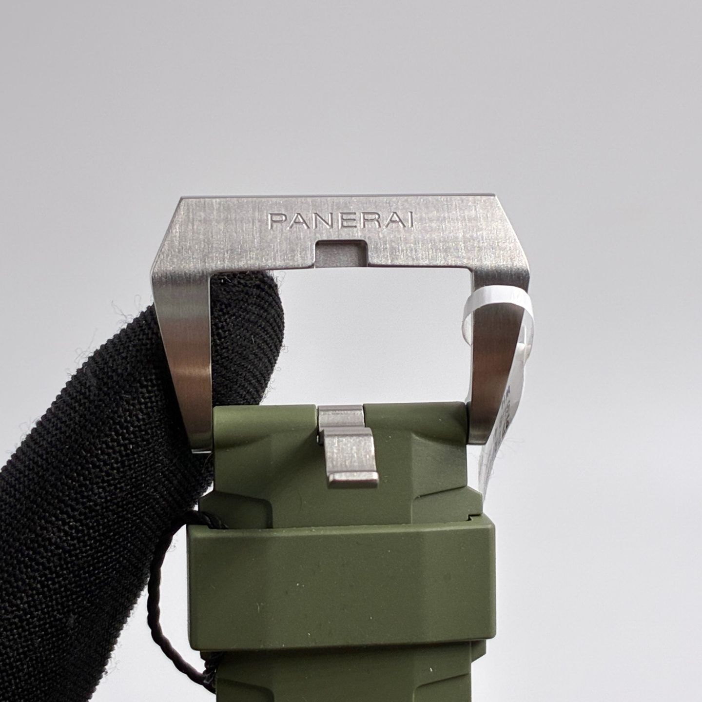 Panerai Submersible PAM01595 (2025) - White dial 44 mm Steel case (6/6)