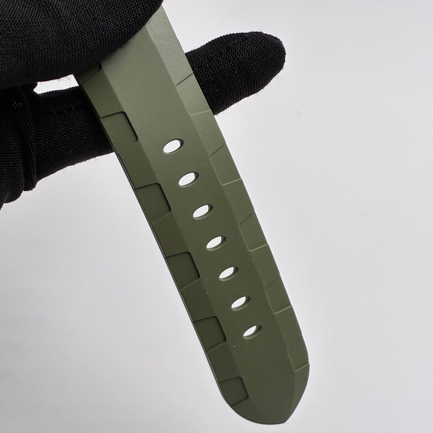 Panerai Submersible PAM01595 (2025) - White dial 44 mm Steel case (5/6)