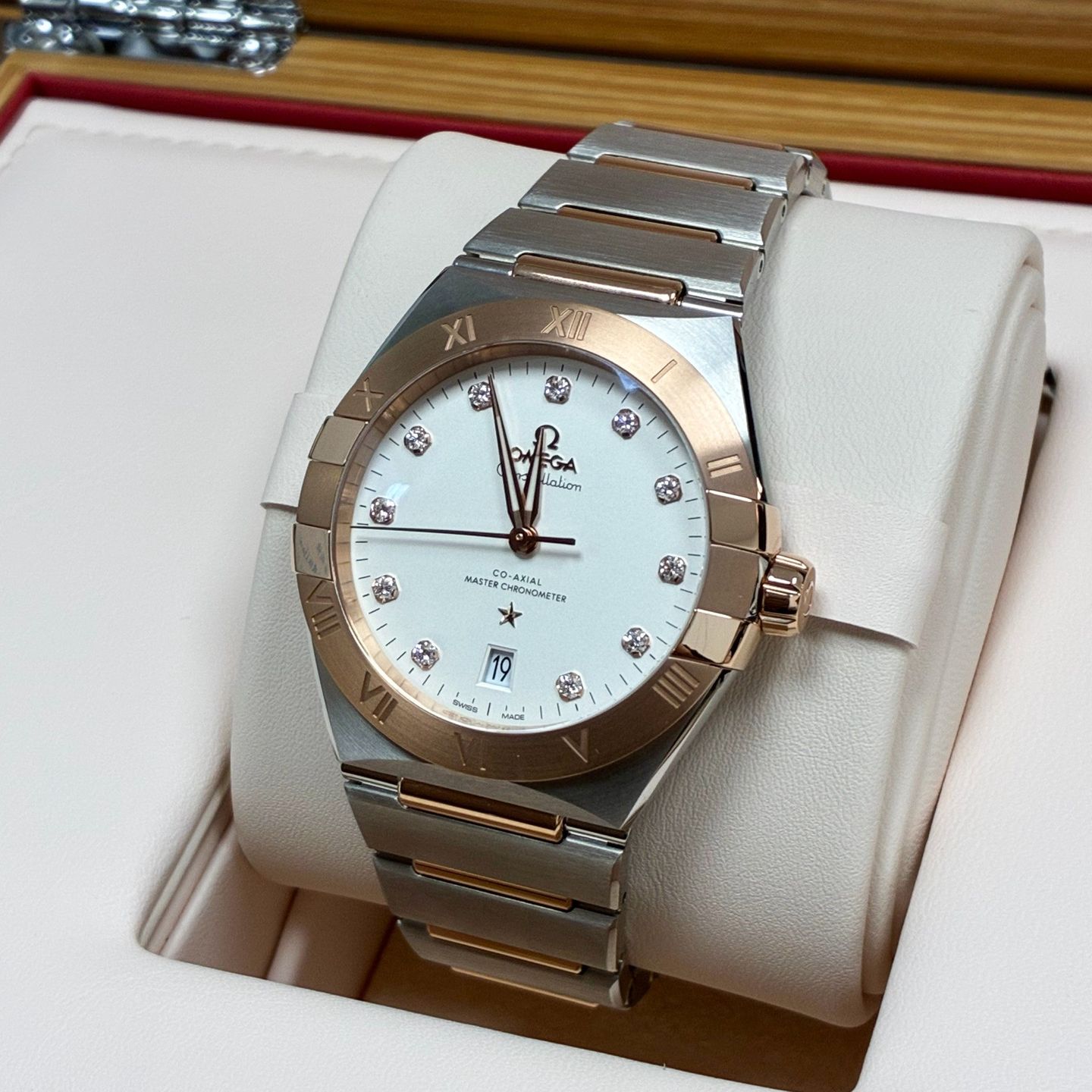 Omega Constellation 131.20.39.20.52.001 (2024) - Silver dial 39 mm Steel case (3/6)