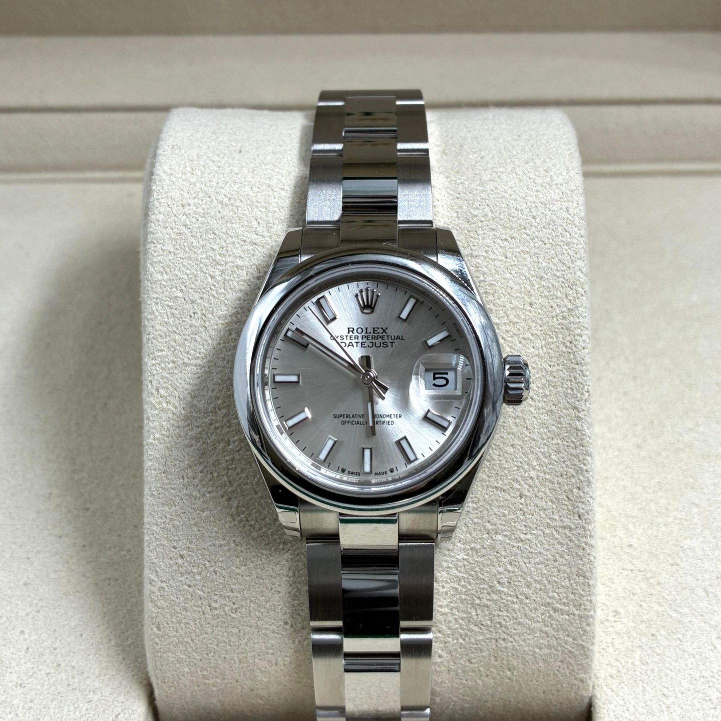 Rolex Lady-Datejust 279160 (2024) - Silver dial 28 mm Steel case (3/5)