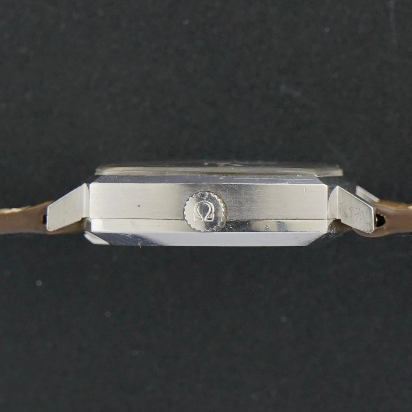 Omega Genève 162.010 (1968) - Blue dial 31 mm Steel case (6/8)