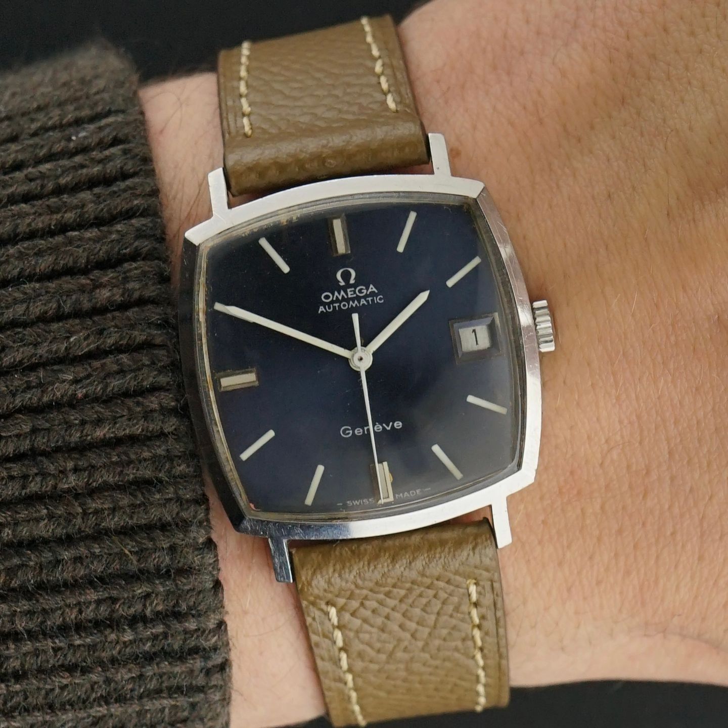 Omega Genève 162.010 (1968) - Blue dial 31 mm Steel case (2/8)