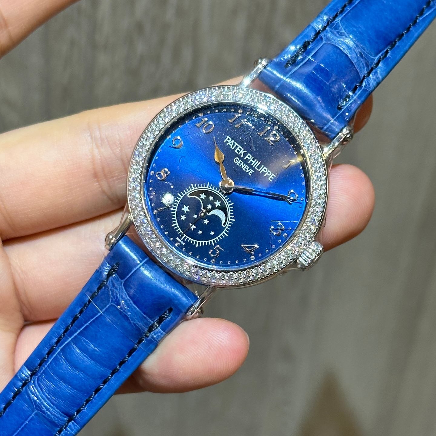 Patek Philippe Complications 7121/200G-001 (2023) - Blauw wijzerplaat 33mm Witgoud (4/6)