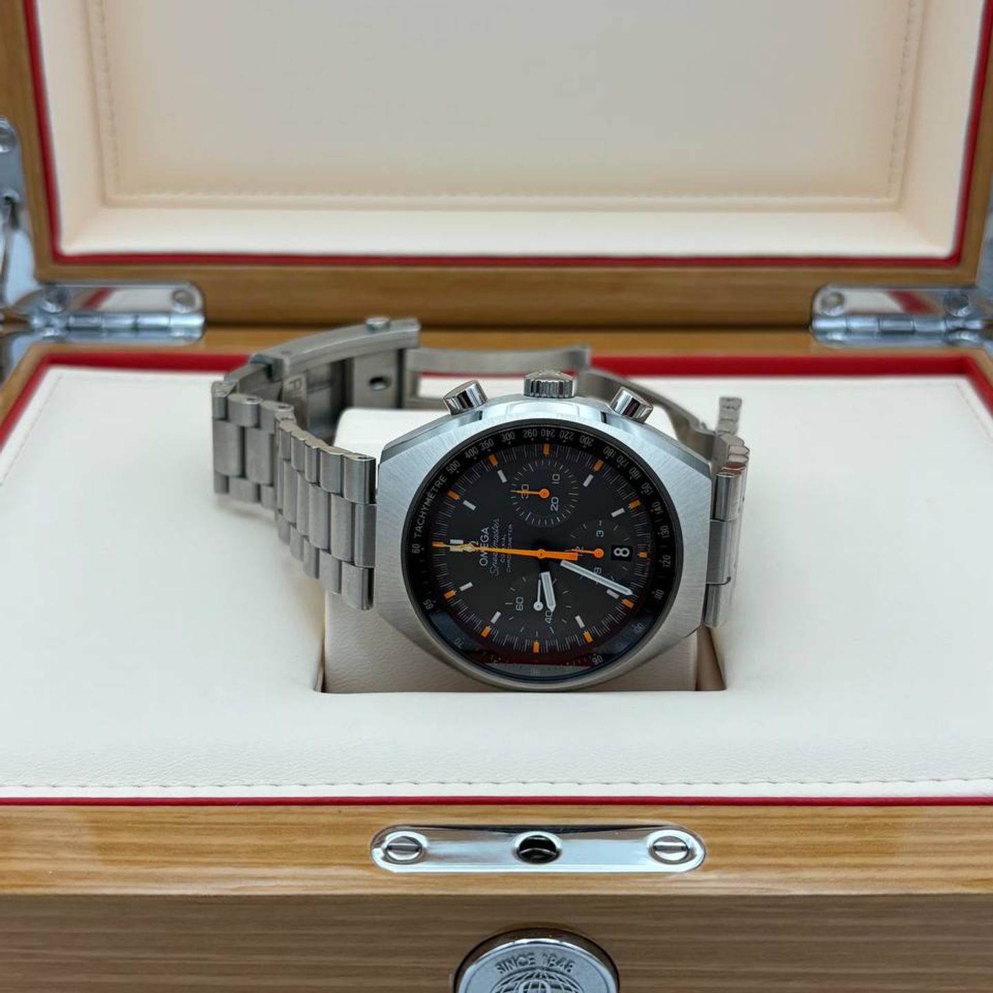 Omega Speedmaster Mark II 511.12.38.20.02.001 - (3/5)