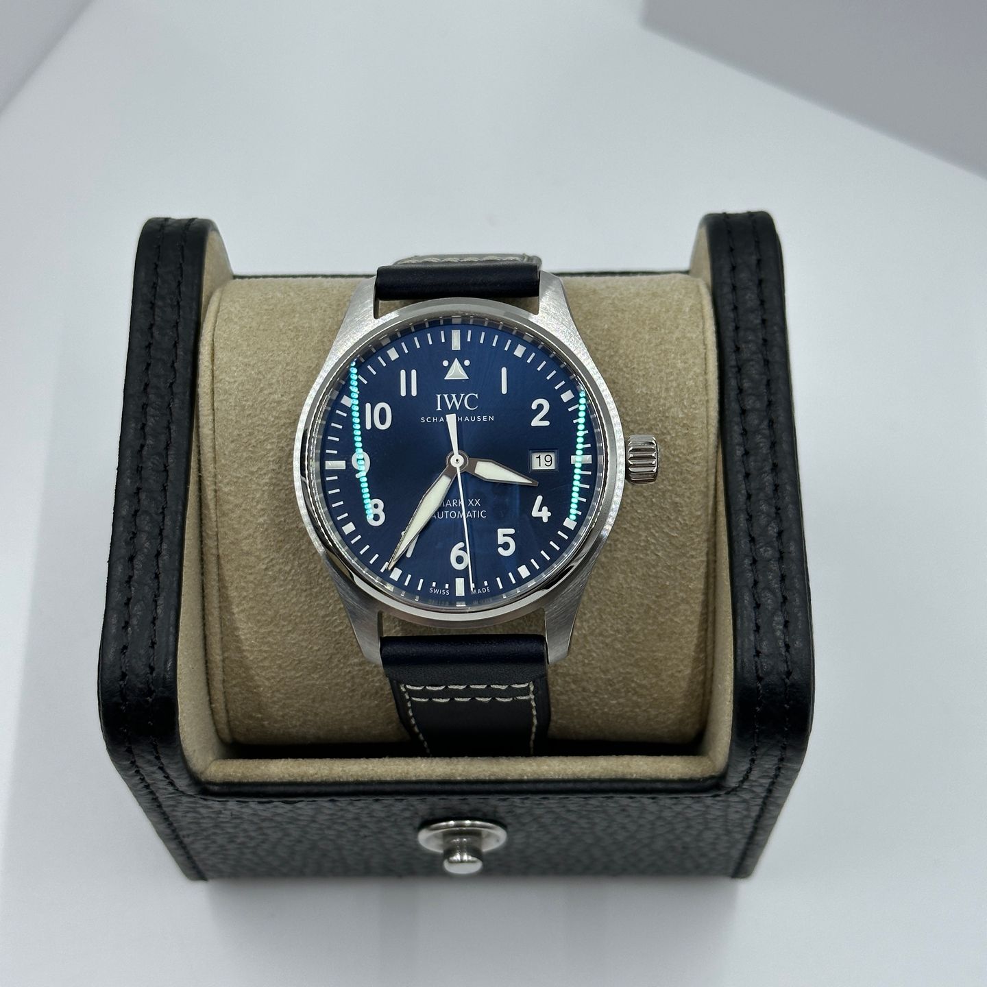 IWC Pilot Mark IW328203 (2023) - Blauw wijzerplaat 40mm Staal (2/8)