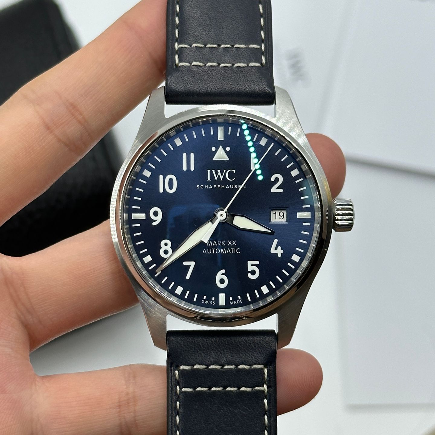 IWC Pilot Mark IW328203 (2023) - Blauw wijzerplaat 40mm Staal (6/8)