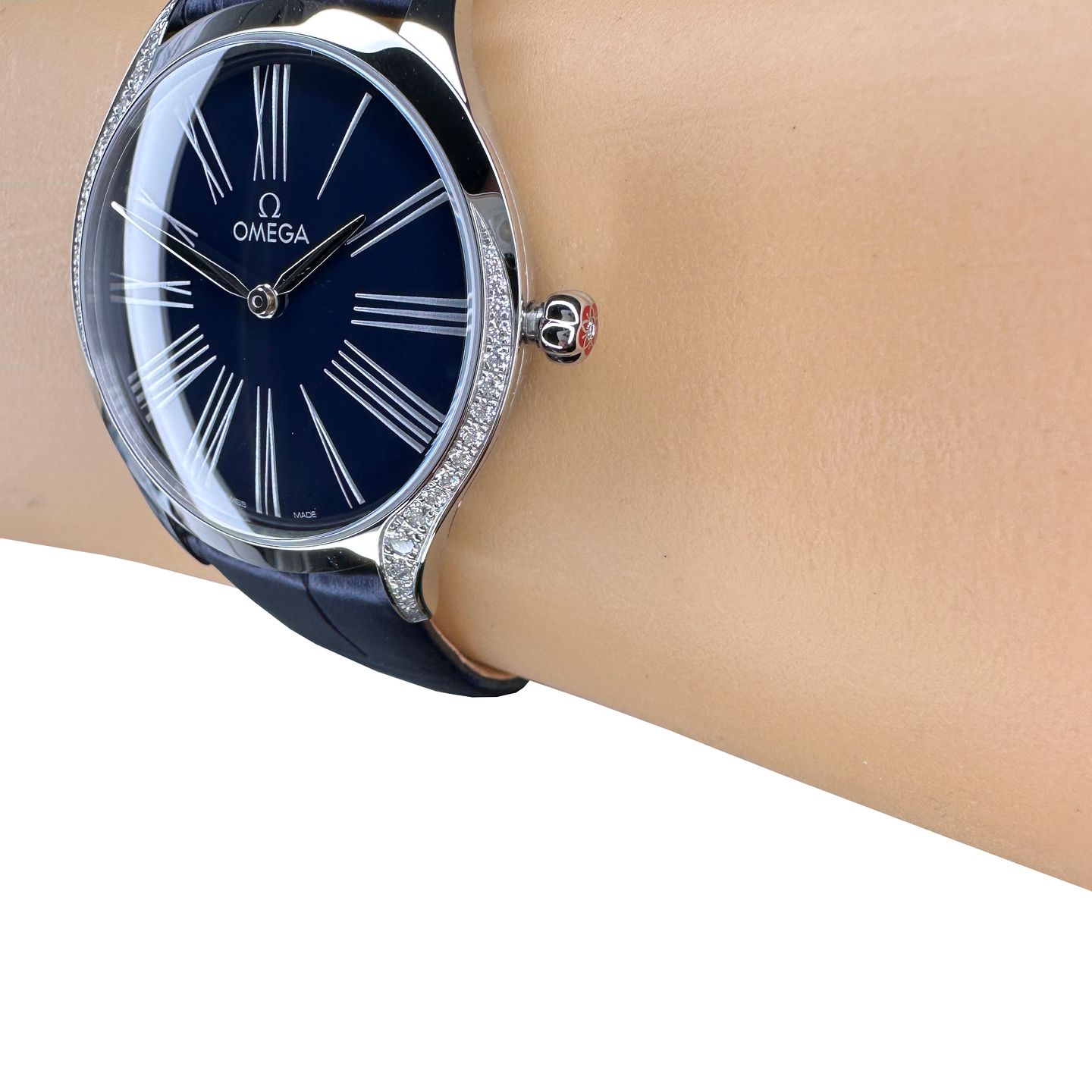 Omega De Ville Trésor 428.18.36.60.03.001 (2024) - Blue dial 36 mm Steel case (4/8)