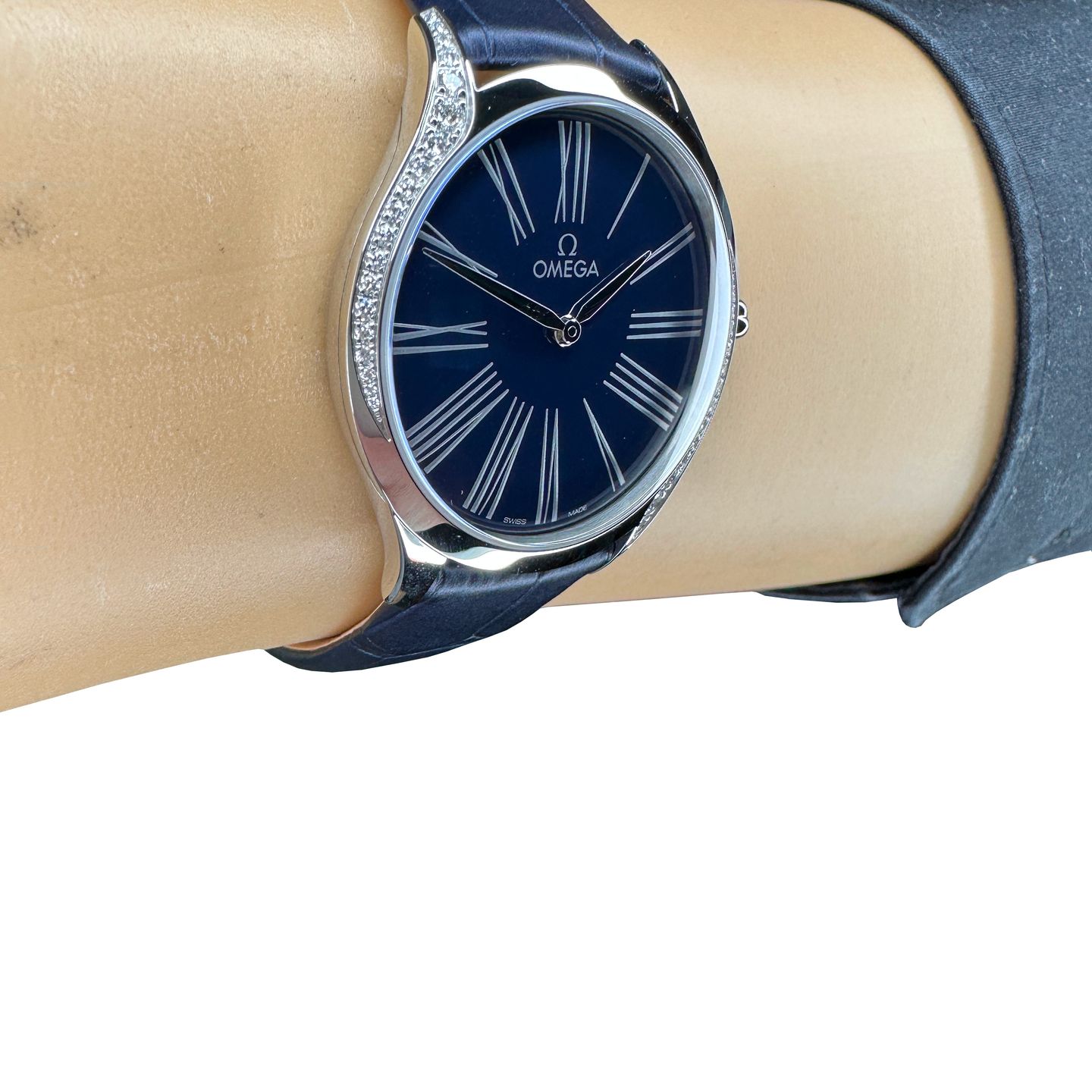 Omega De Ville Trésor 428.18.36.60.03.001 (2024) - Blue dial 36 mm Steel case (5/8)