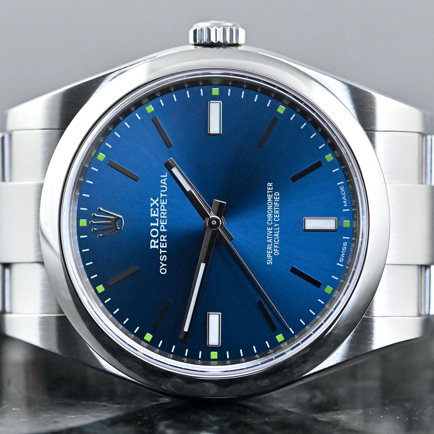 Rolex Oyster Perpetual 39 114300 - (2/8)