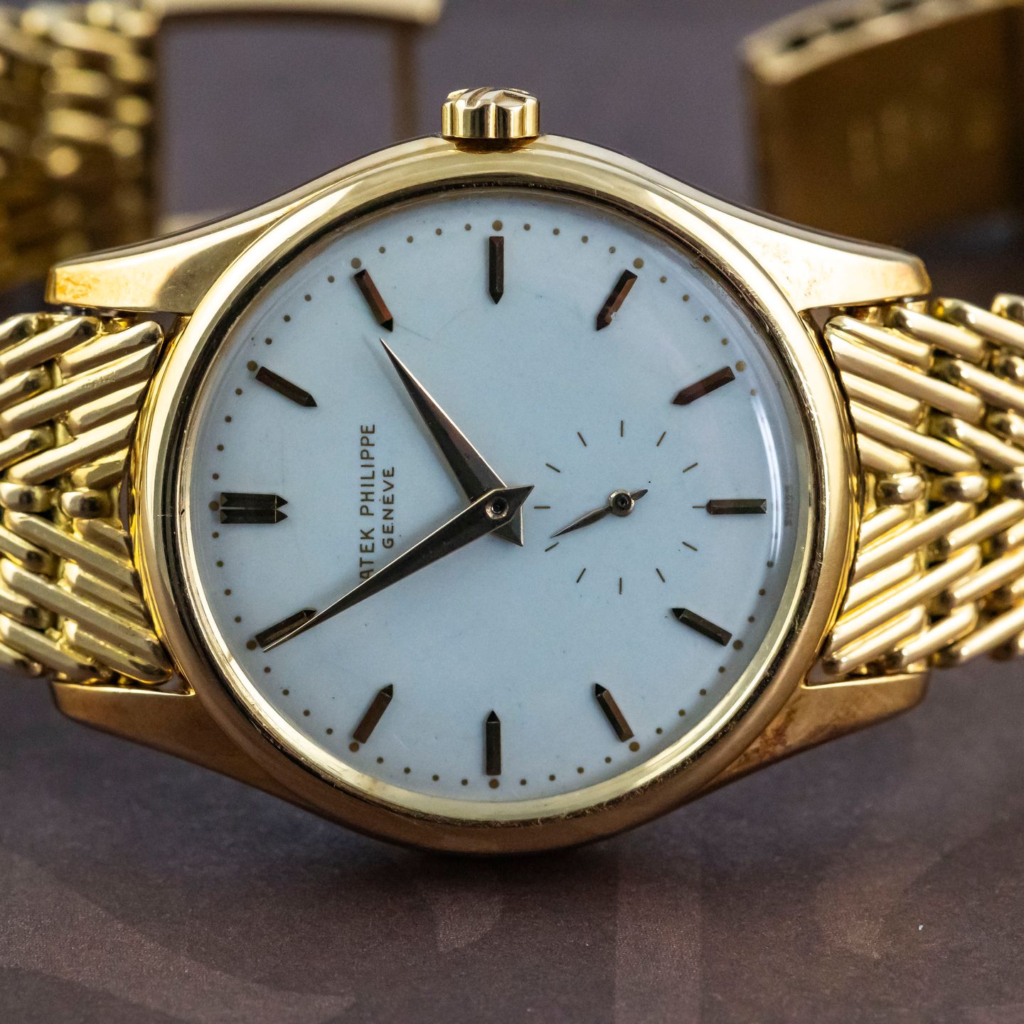 Patek Philippe Calatrava 2526 (1953) - Wit wijzerplaat 36mm Geelgoud (2/8)