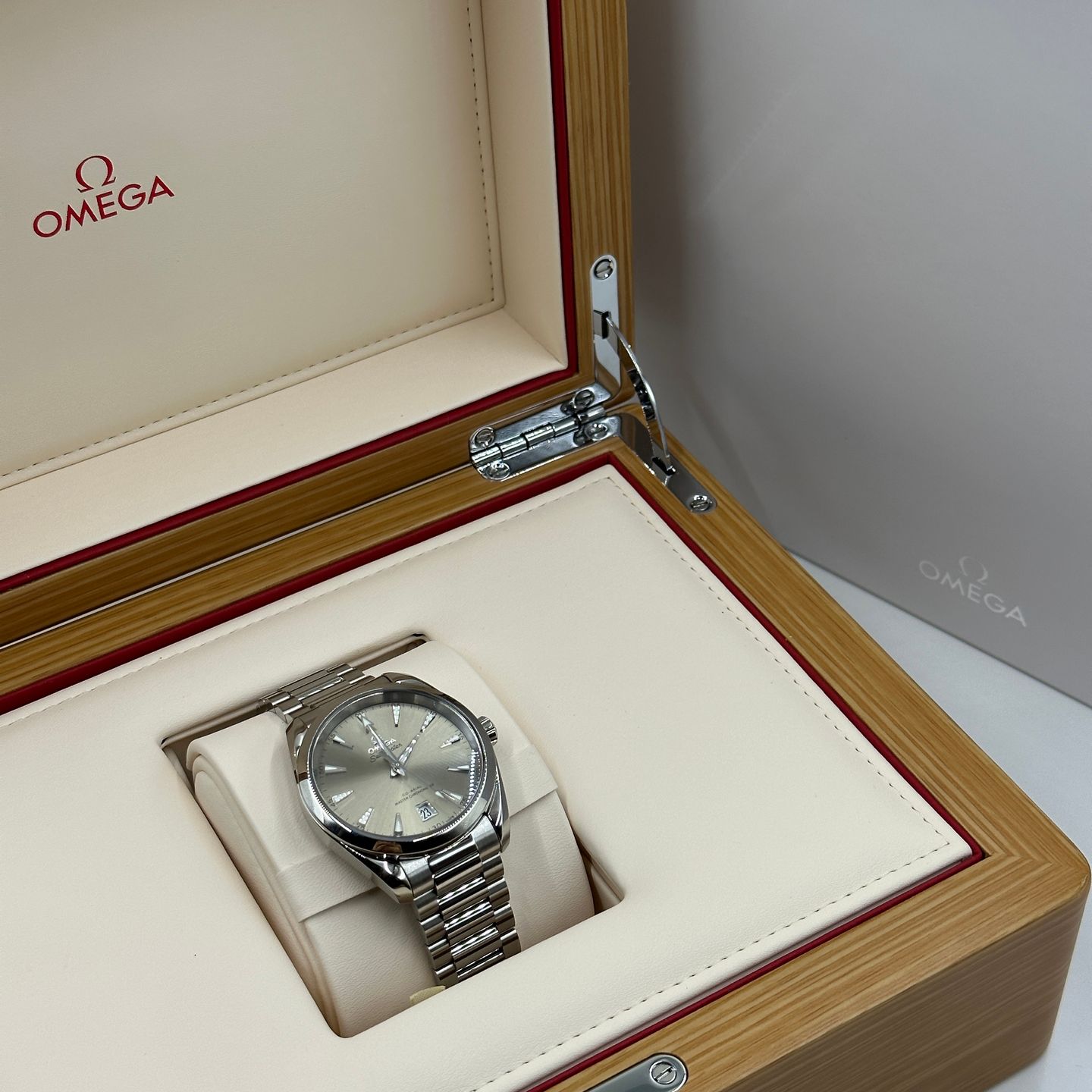 Omega Seamaster Aqua Terra 220.10.38.20.09.001 - (2/8)