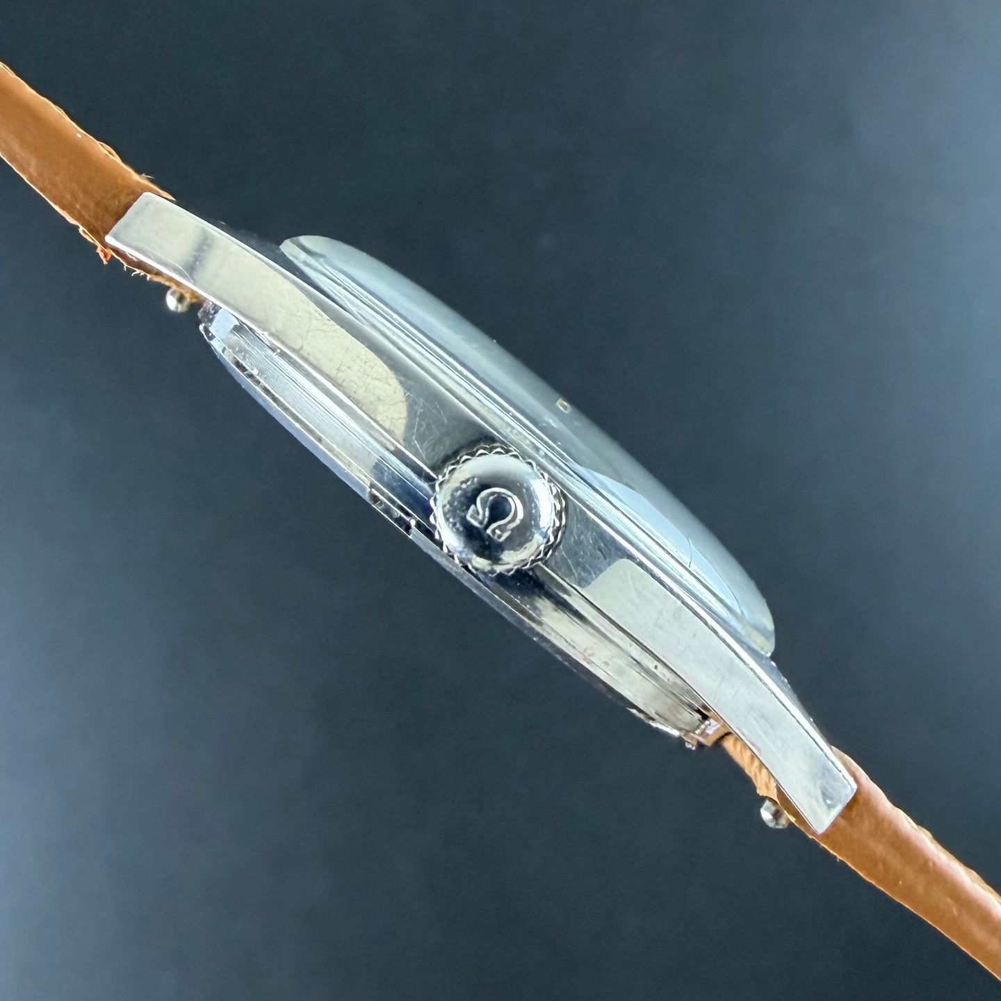 Omega Genève 135.041 - (5/8)