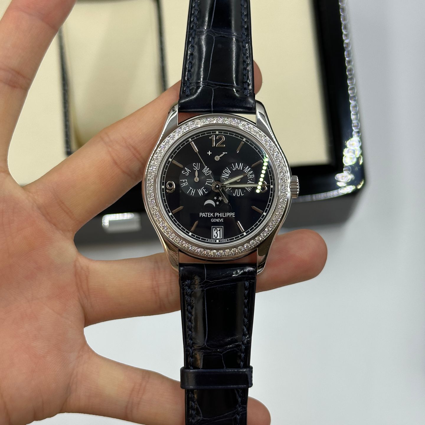 Patek Philippe Annual Calendar 5147G-001 - (6/8)