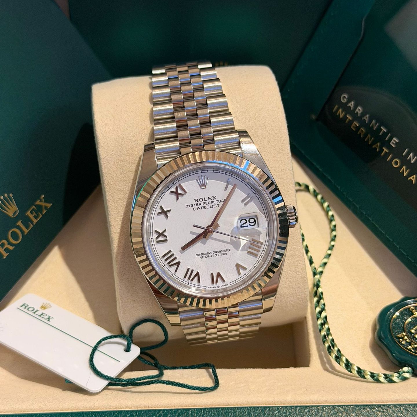 Rolex Datejust 41 126334 (2026) - Wit wijzerplaat 41mm Staal (2/8)