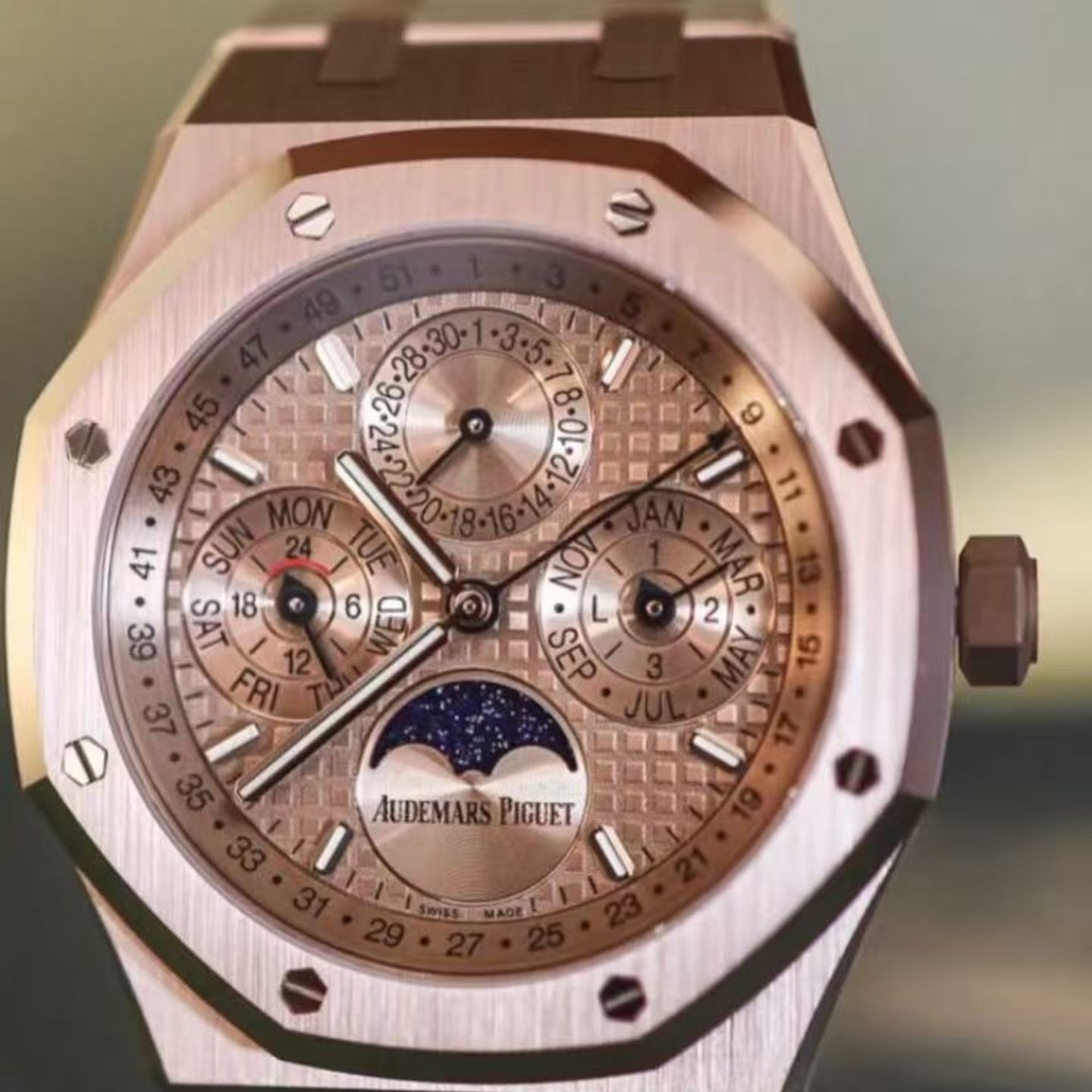 Audemars Piguet Royal Oak Perpetual Calendar 26674SG.OO.1320SG.01 - (1/3)