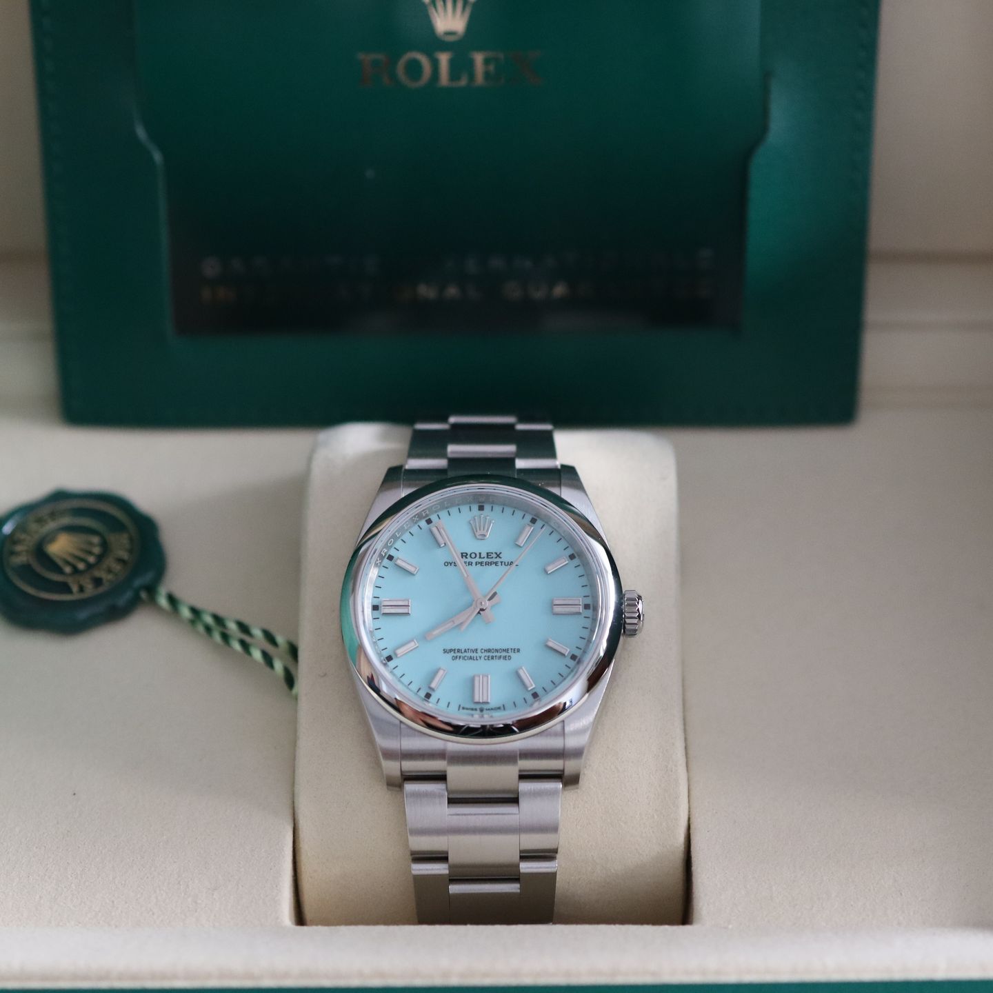Rolex Oyster Perpetual 36 126000 - (2/8)