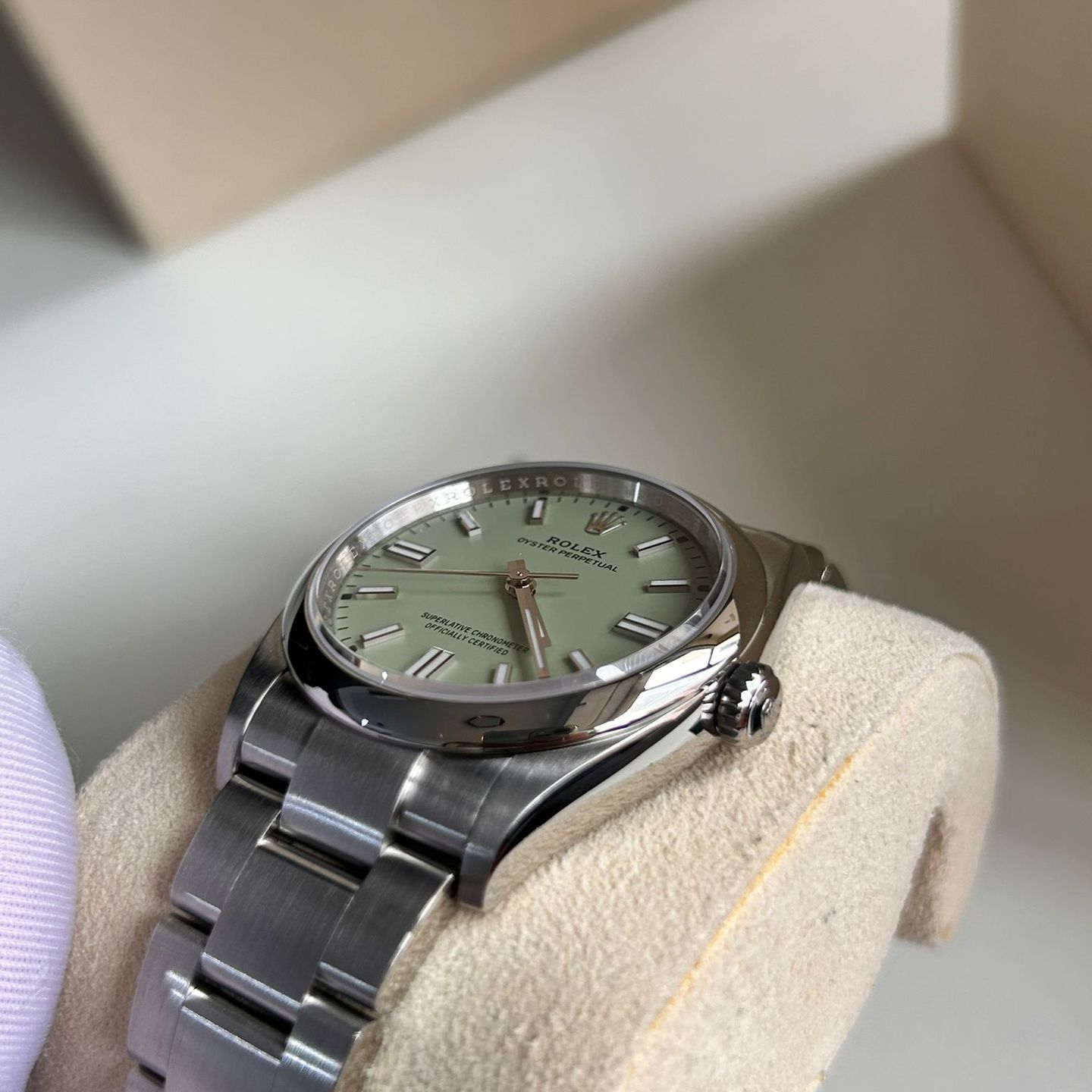 Rolex Oyster Perpetual 36 126000 - (2/8)