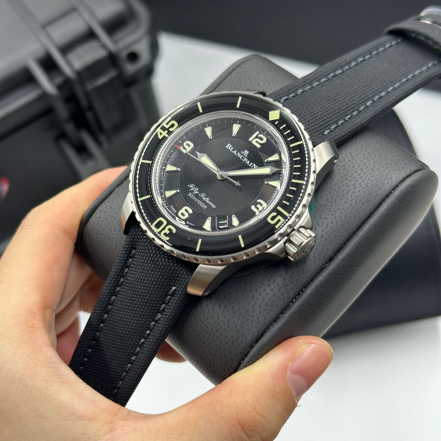 Blancpain Fifty Fathoms 5015-12B30-B52A (2024) - Black dial 45 mm Titanium case (3/8)