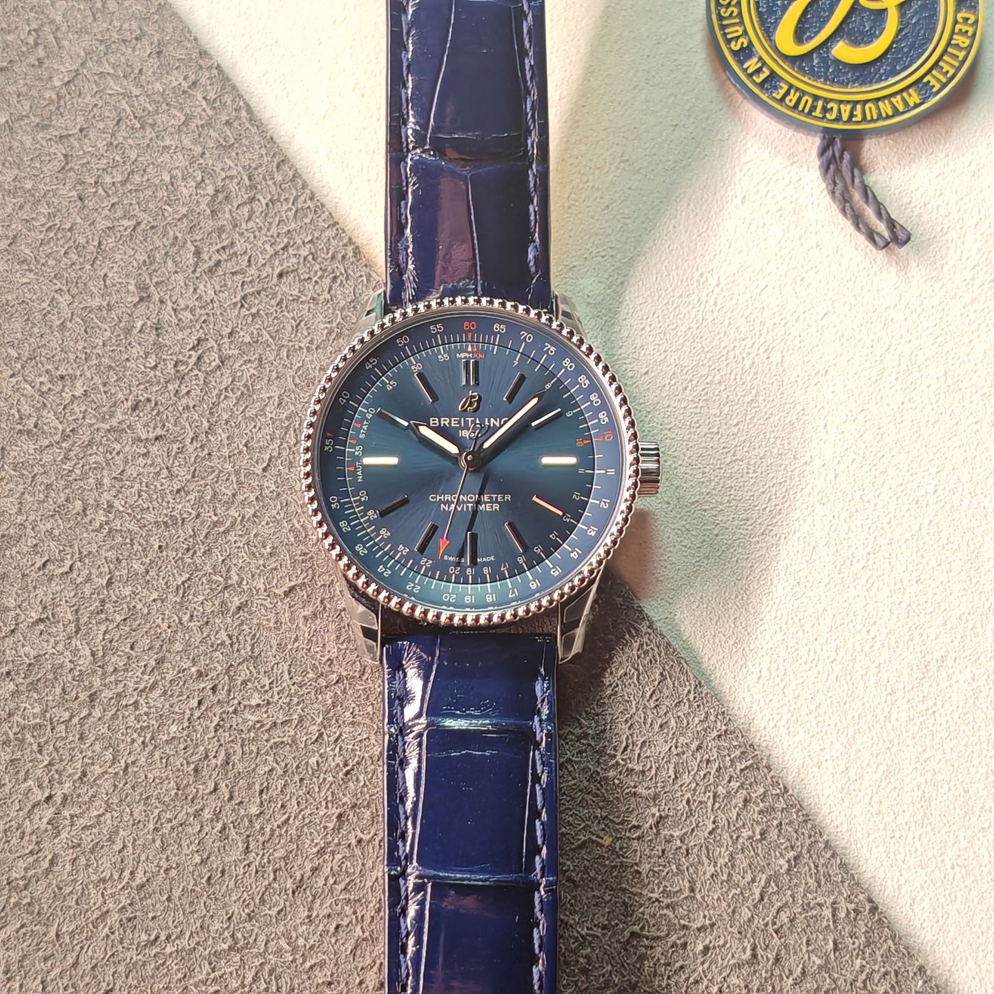 Breitling Navitimer A17395161C1P2 (2020) - Blue dial 35 mm Steel case (1/9)