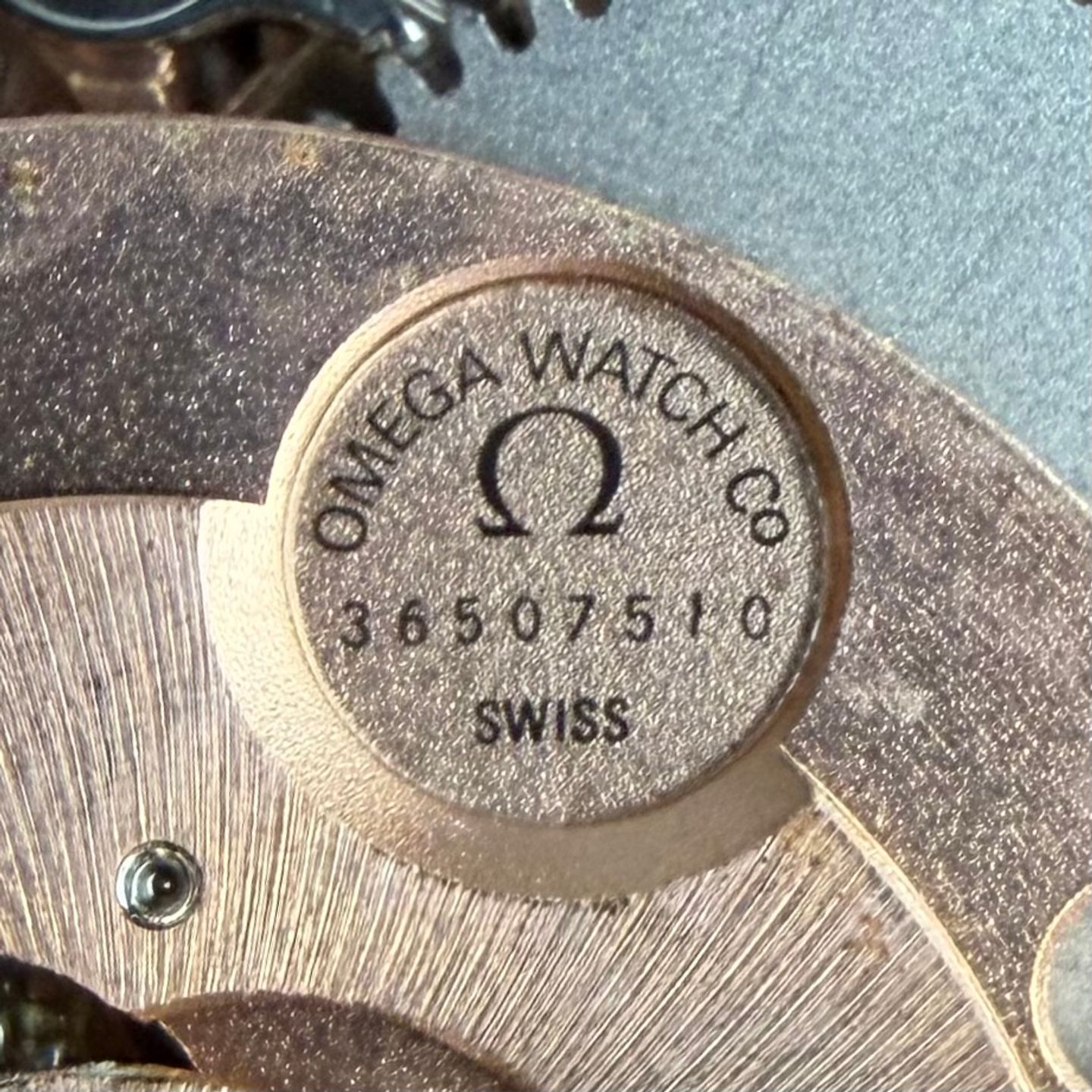 Omega Genève 166.121 (1973) - Blue dial 45 mm Gold/Steel case (4/8)