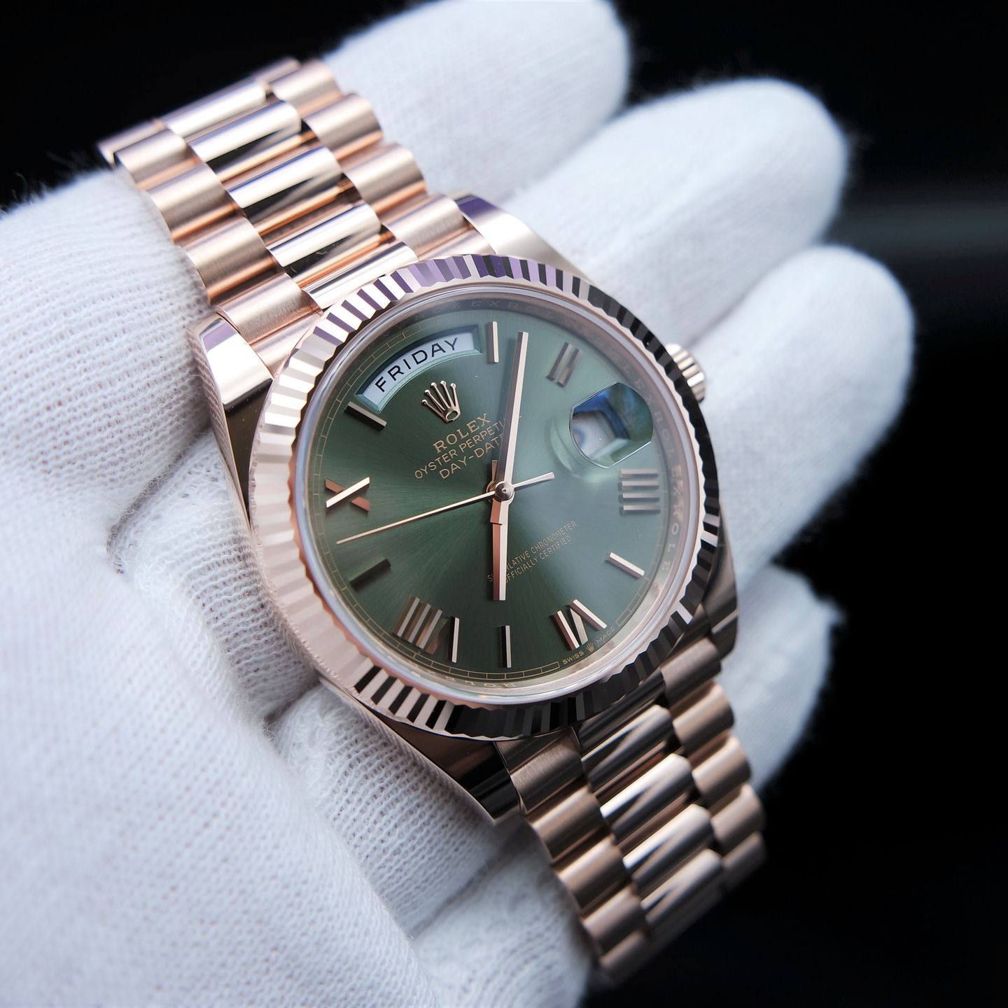 Rolex Day-Date 40 228235 (2023) - Green dial 40 mm Rose Gold case (2/7)
