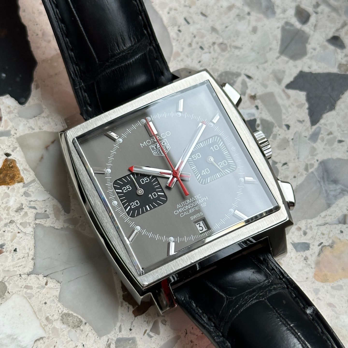 TAG Heuer Monaco CAW211J (2019) - Grey dial 39 mm Steel case (2/8)