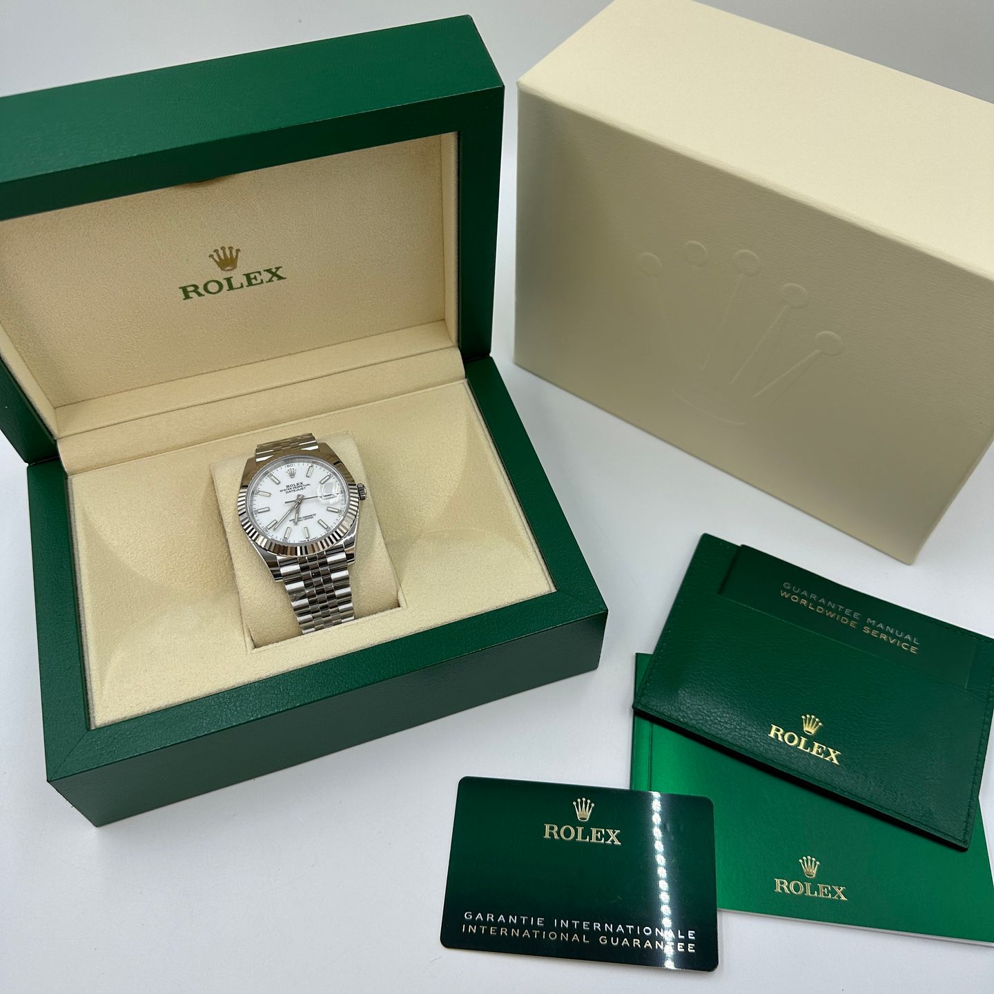 Rolex Datejust 41 126334 (2022) - Wit wijzerplaat 41mm Witgoud (2/8)