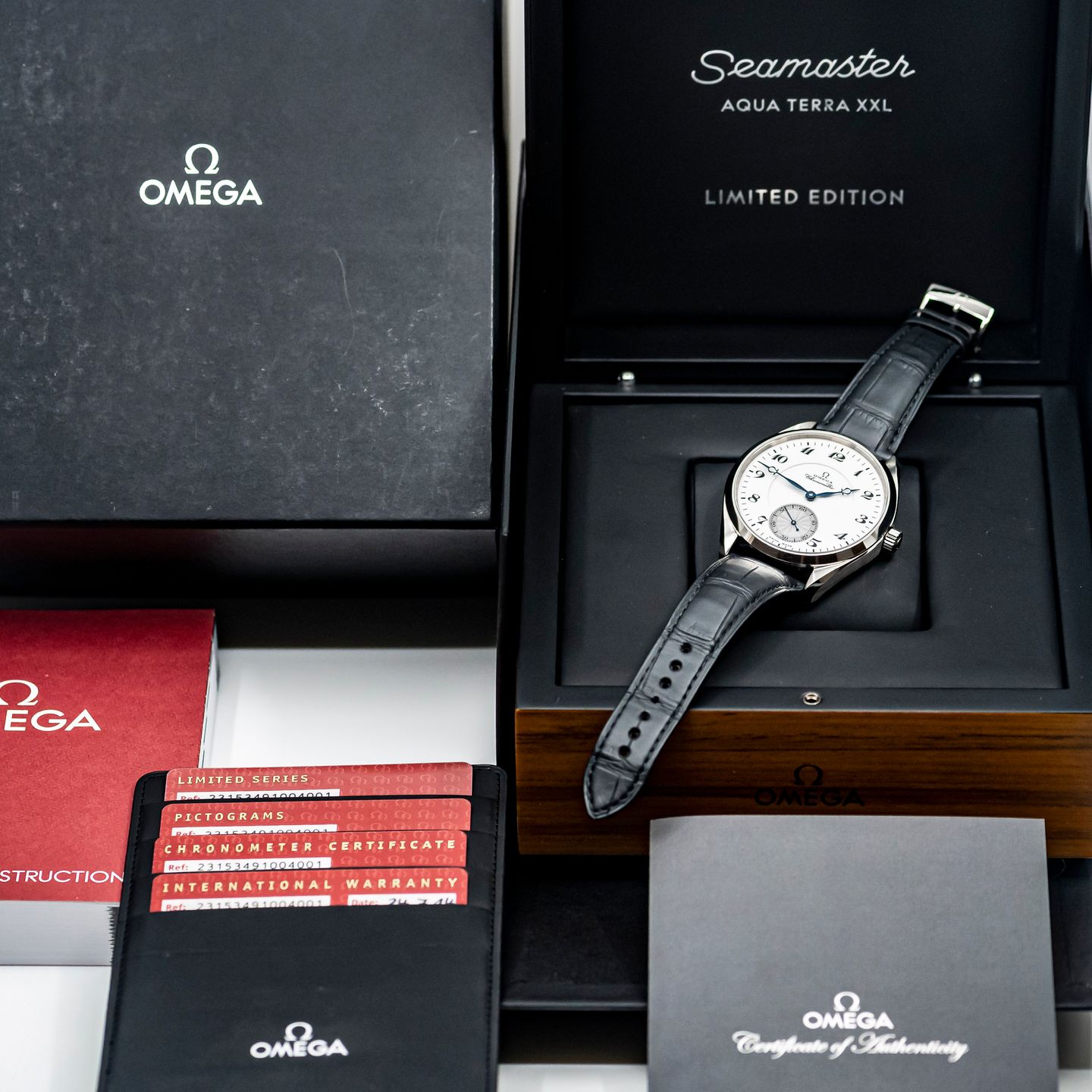 Omega Seamaster Aqua Terra 231.53.49.10.04.001 (2014) - White dial 49 mm White Gold case (4/8)