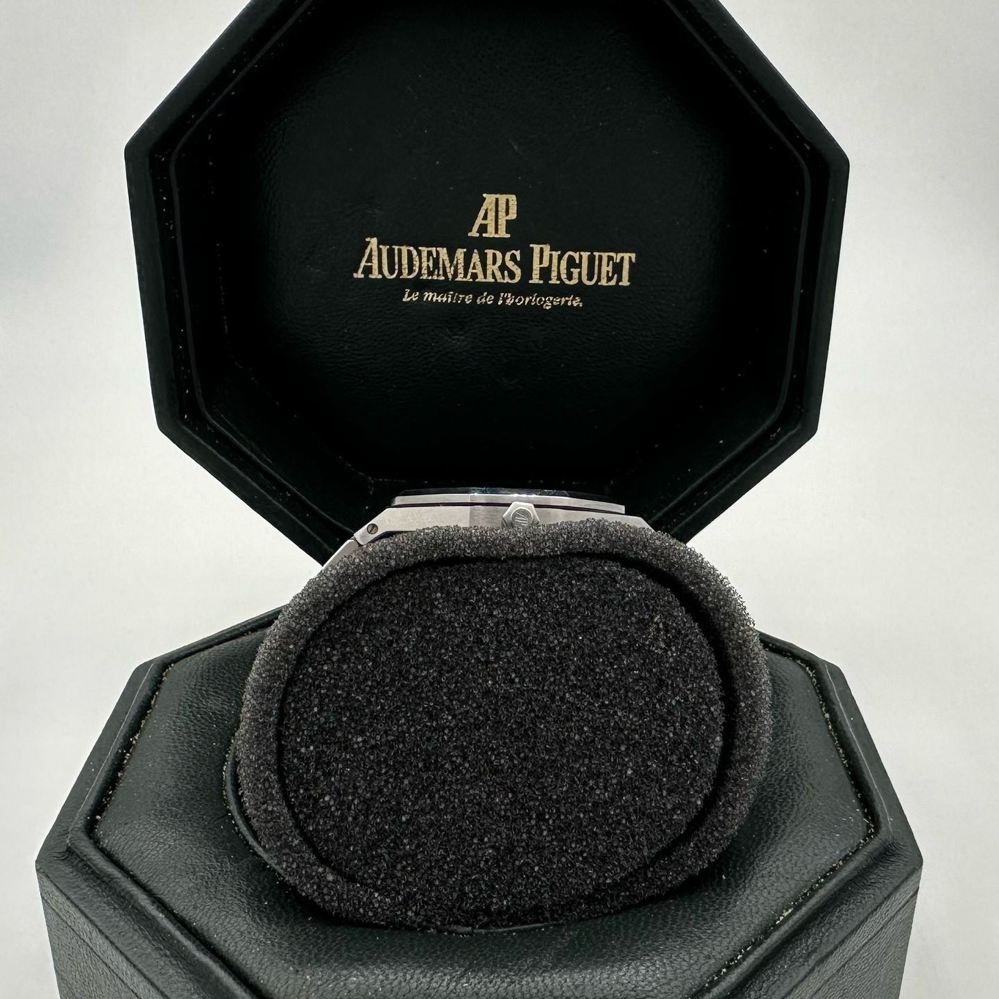 Audemars Piguet Royal Oak Offshore 14790ST (1999) - Black dial 36 mm Steel case (3/3)