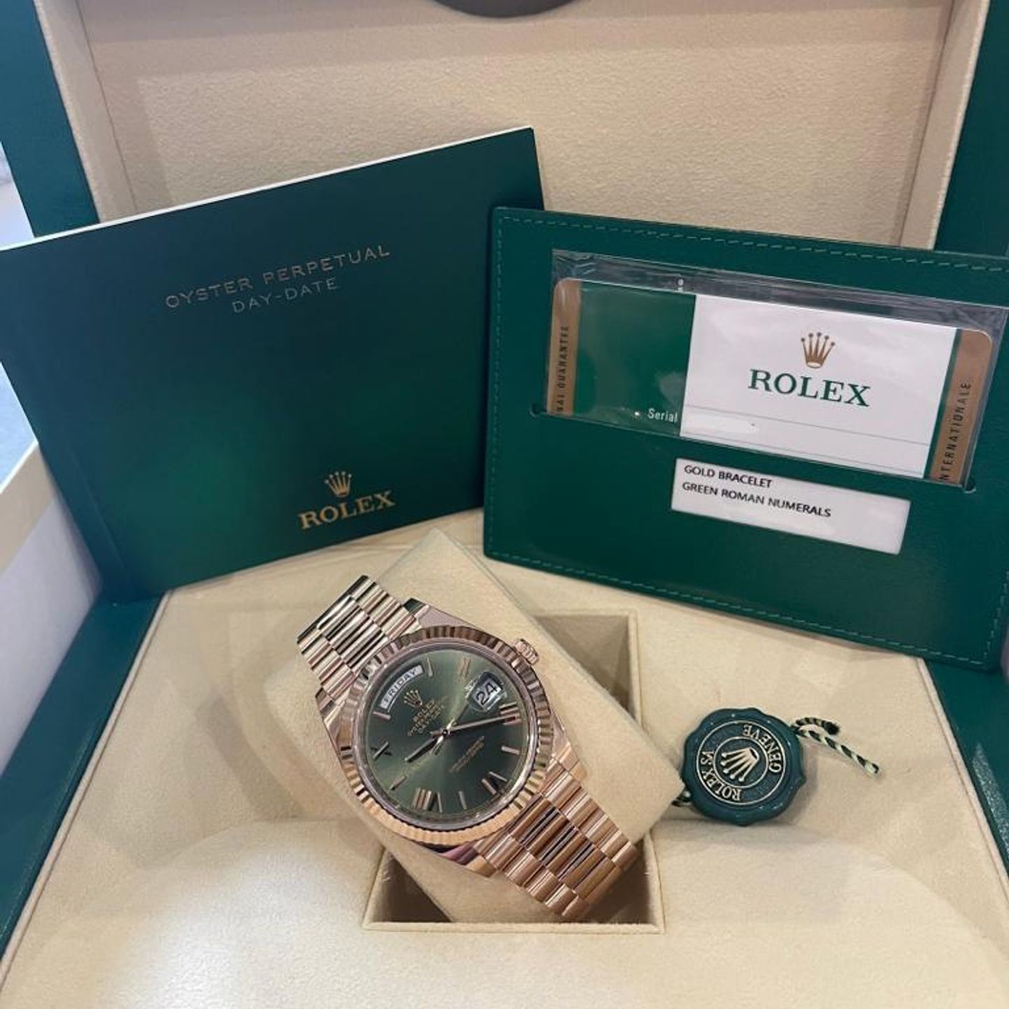 Rolex Day-Date 40 228235 (2020) - Green dial 40 mm Rose Gold case (2/4)