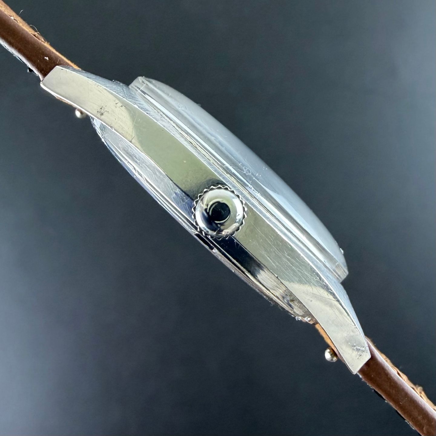 Omega Genève 136.041 - (5/8)