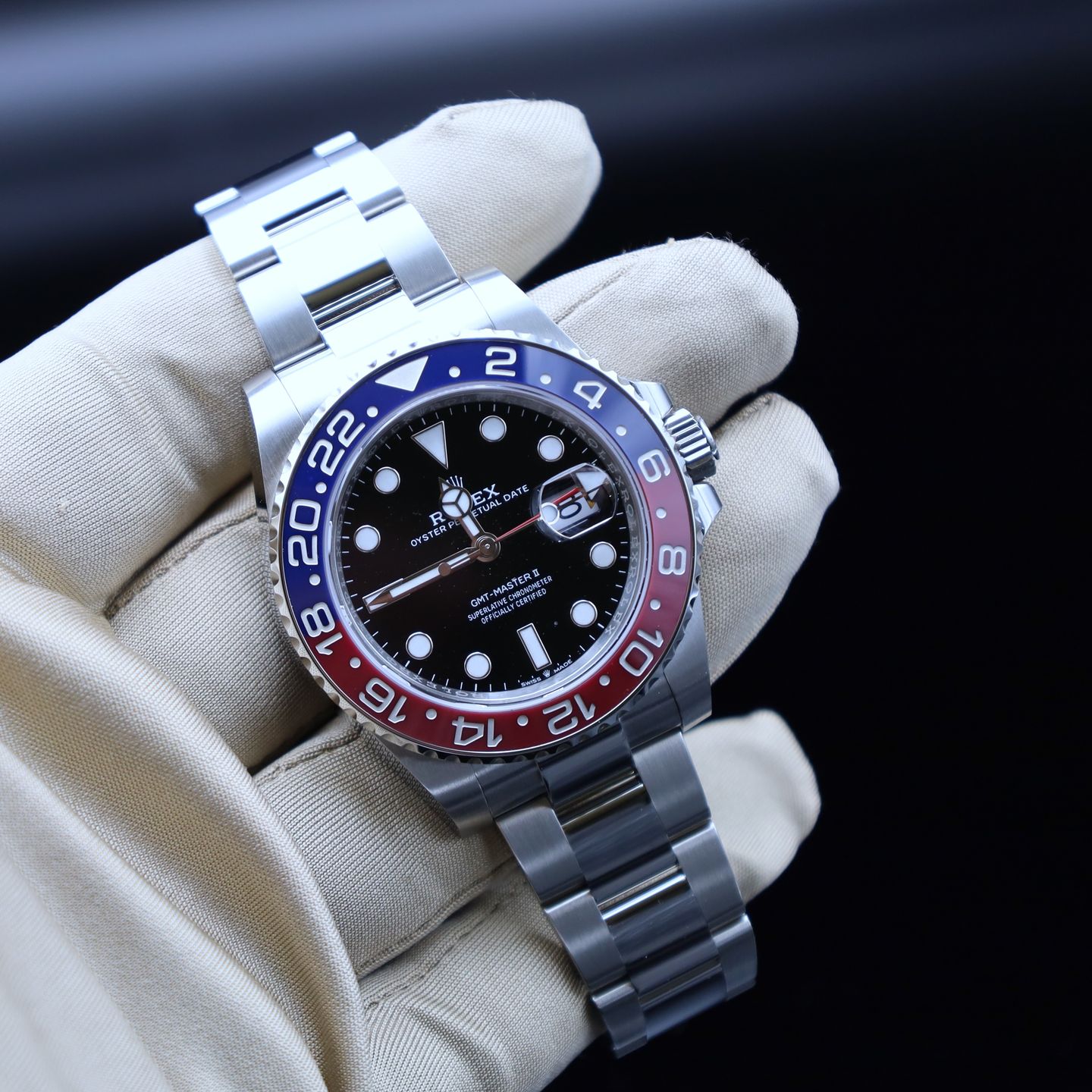 Rolex GMT-Master II 126710BLRO (2024) - Black dial 40 mm Steel case (2/6)