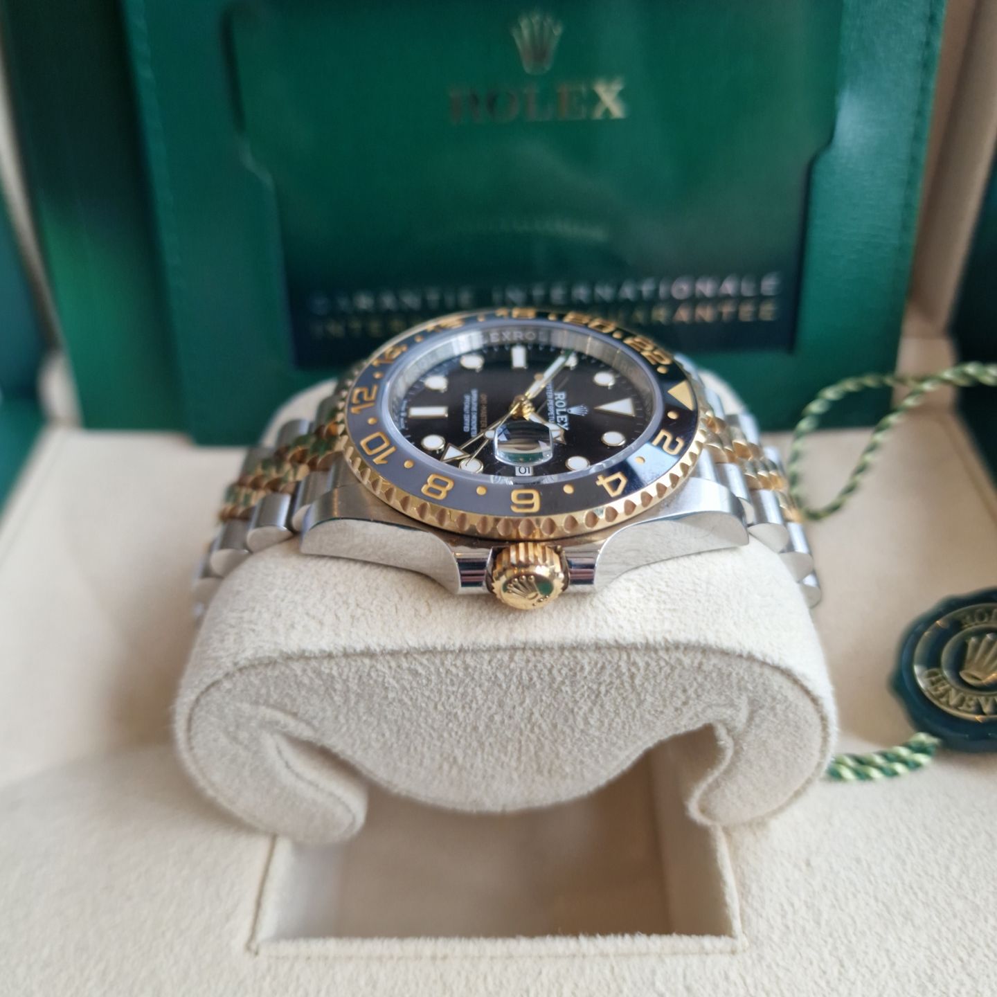 Rolex GMT-Master II 126713GRNR (2023) - Zwart wijzerplaat 40mm Goud/Staal (5/6)