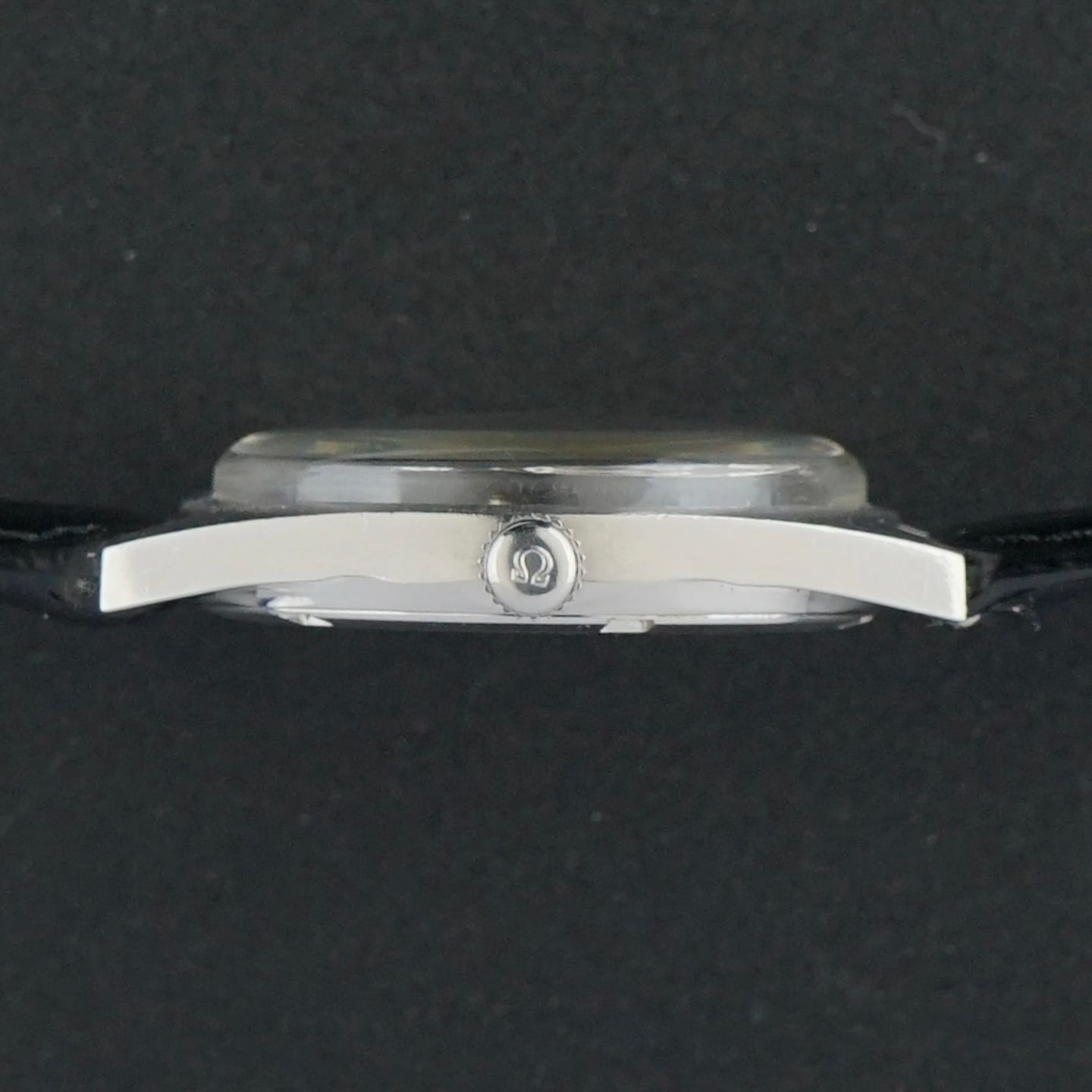 Omega Genève 136.041 - (6/8)