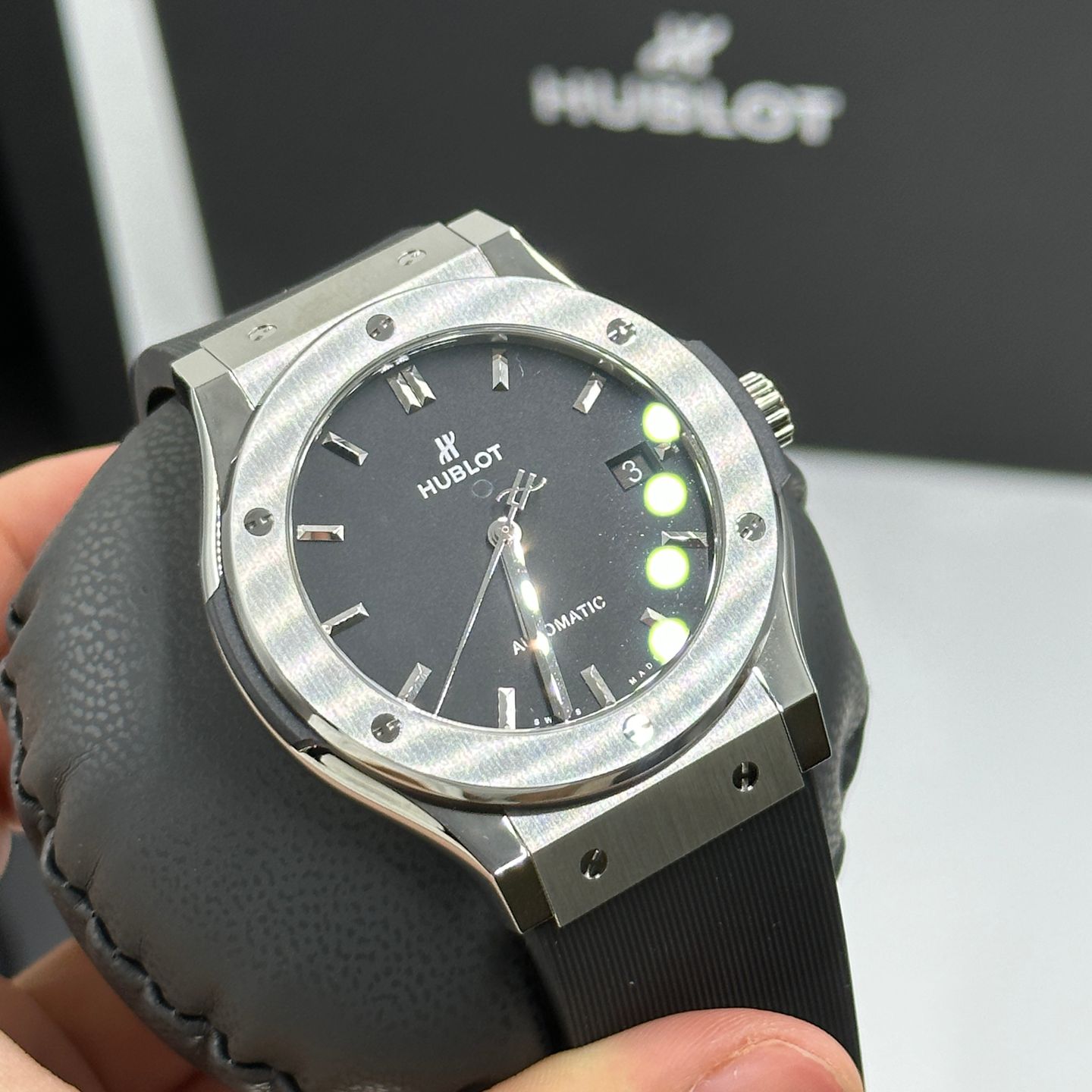 Hublot Classic Fusion 511.NX.1171.RX (2023) - Black dial 45 mm Titanium case (5/8)