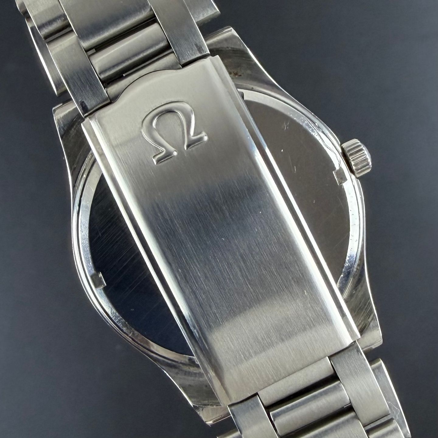 Omega Genève 136.0103 - (7/8)