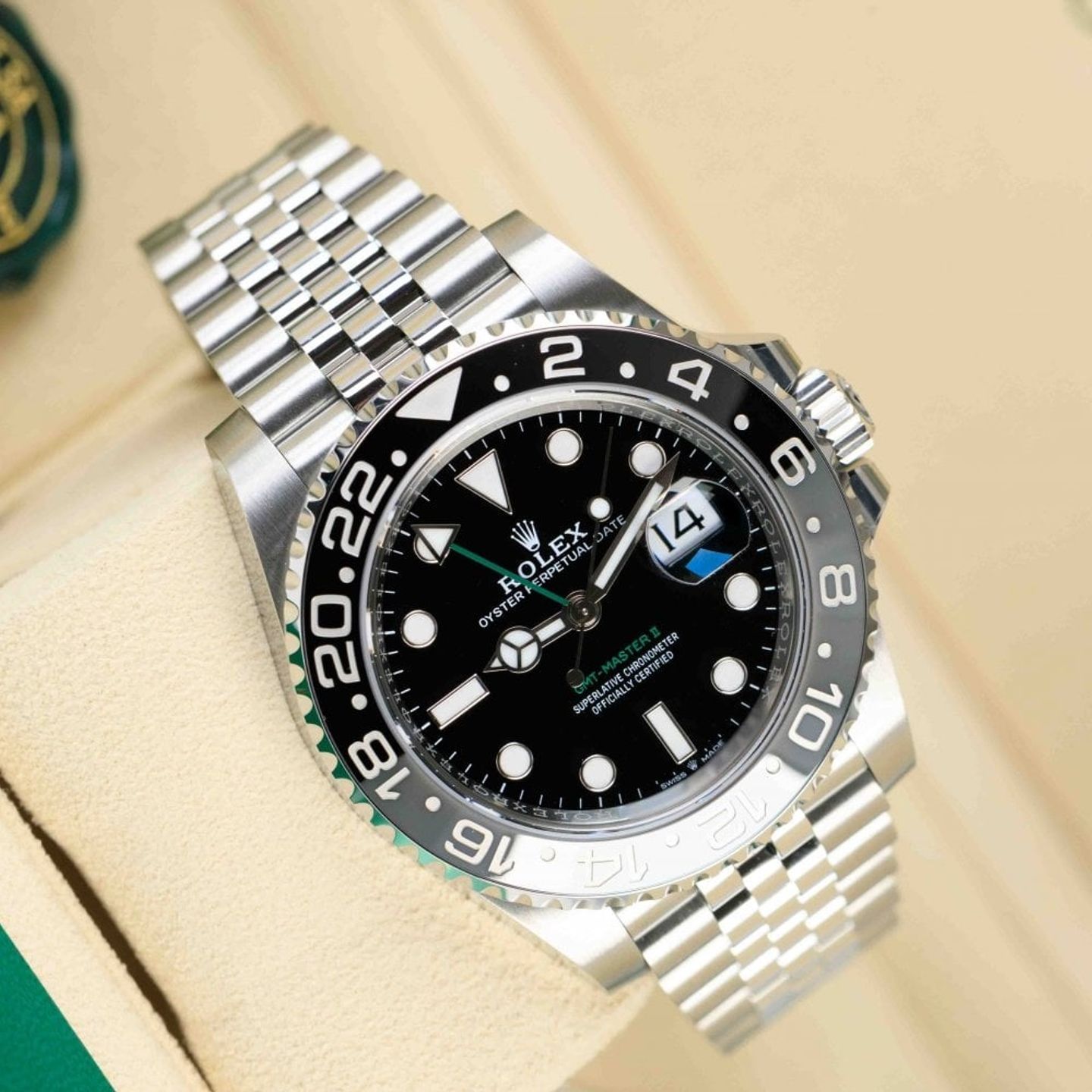 Rolex GMT-Master II 126710GRNR - (2/2)