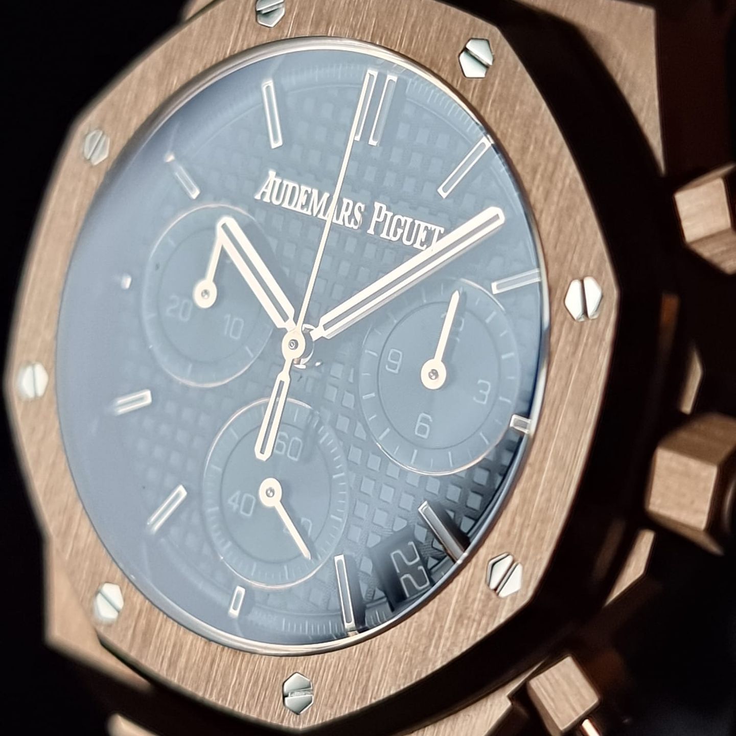 Audemars Piguet Royal Oak Chronograph 26240OR.OO.D315CR.01 (2022) - Blue dial 41 mm Rose Gold case (2/8)