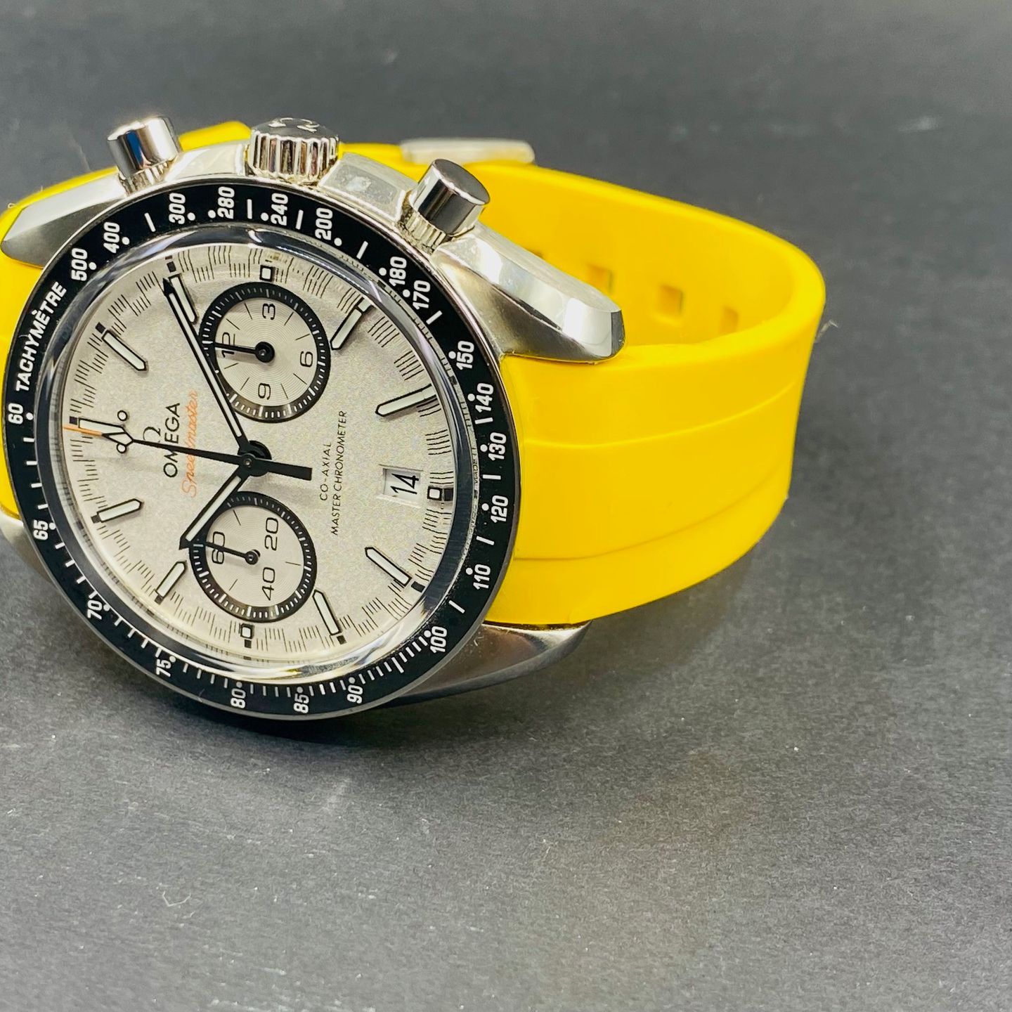 Omega Speedmaster Racing 329.33.44.51.04.001 (2017) - White dial 44 mm Steel case (3/7)