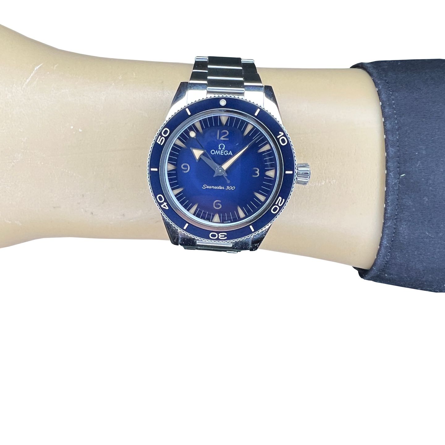 Omega Seamaster 300 234.30.41.21.03.001 (2024) - Blue dial 41 mm Steel case (2/8)