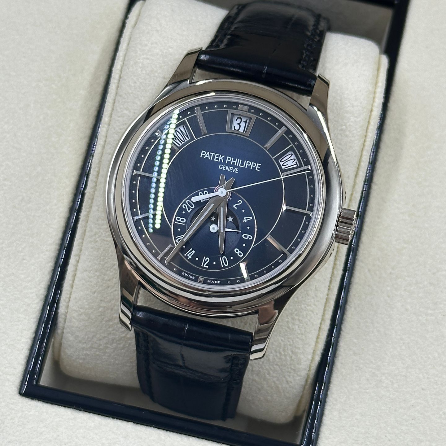 Patek Philippe Annual Calendar 5205G-013 - (6/8)