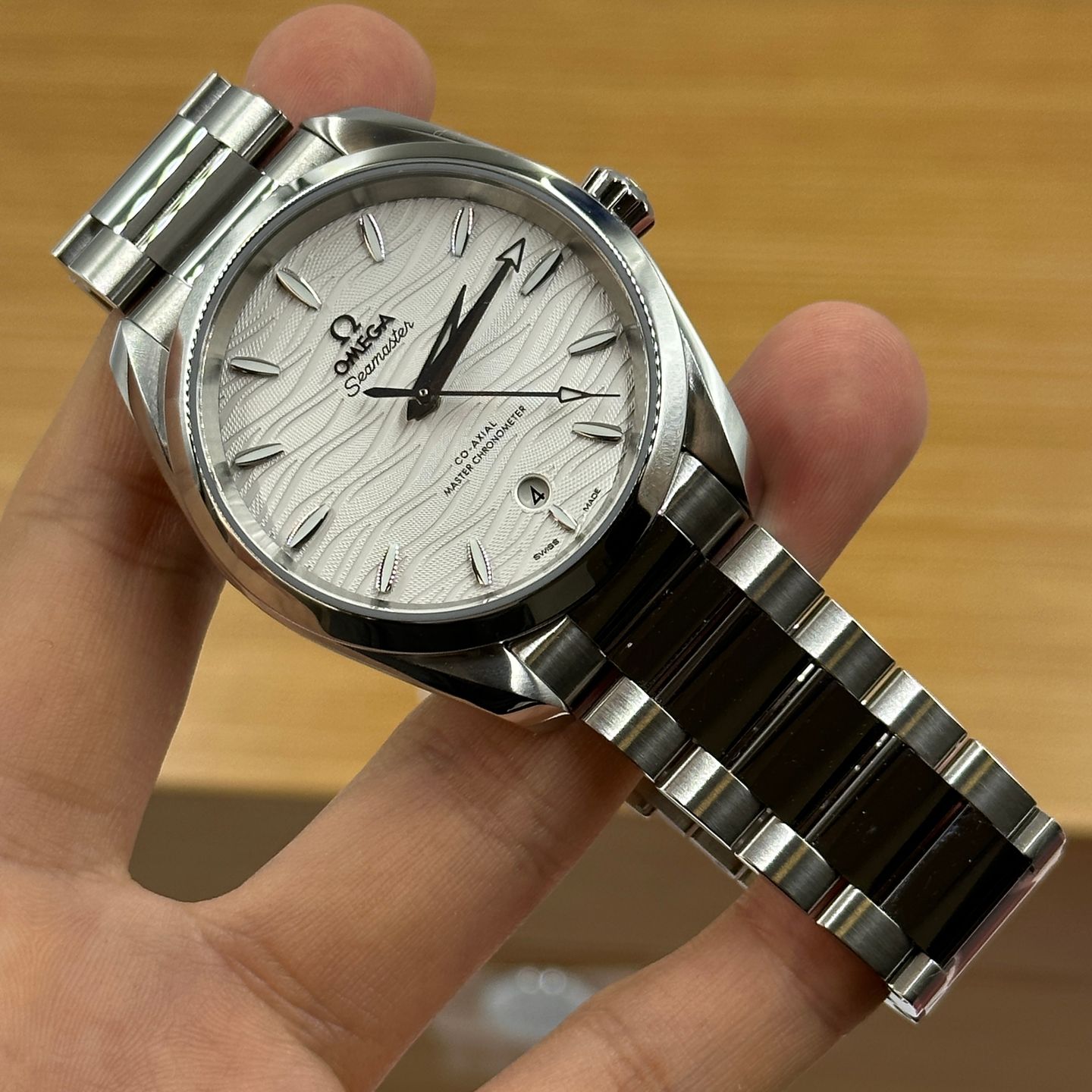 Omega Seamaster Aqua Terra 220.10.38.20.02.003 (2024) - Silver dial 38 mm Steel case (6/8)