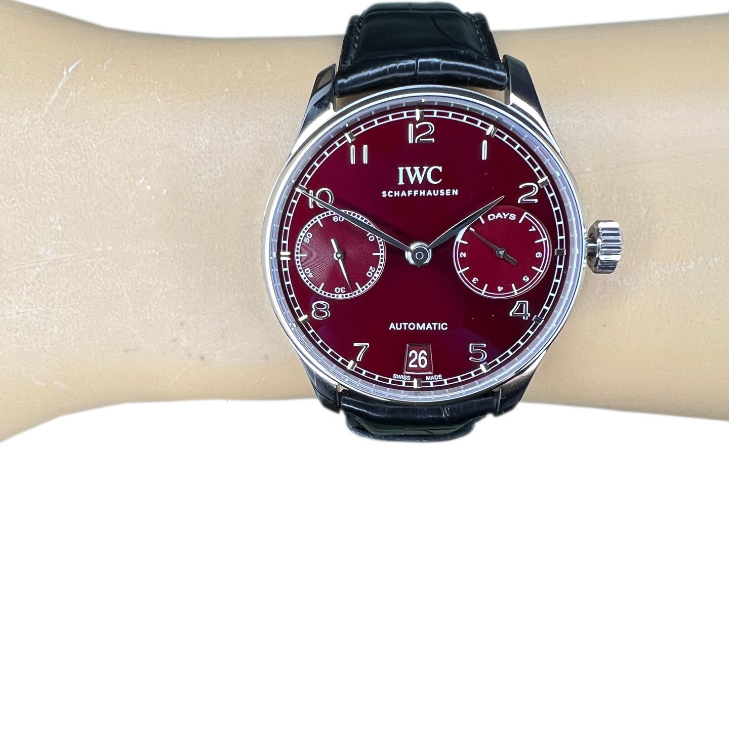 IWC Portuguese Automatic IW500714 (2022) - Rood wijzerplaat 42mm Staal (2/8)