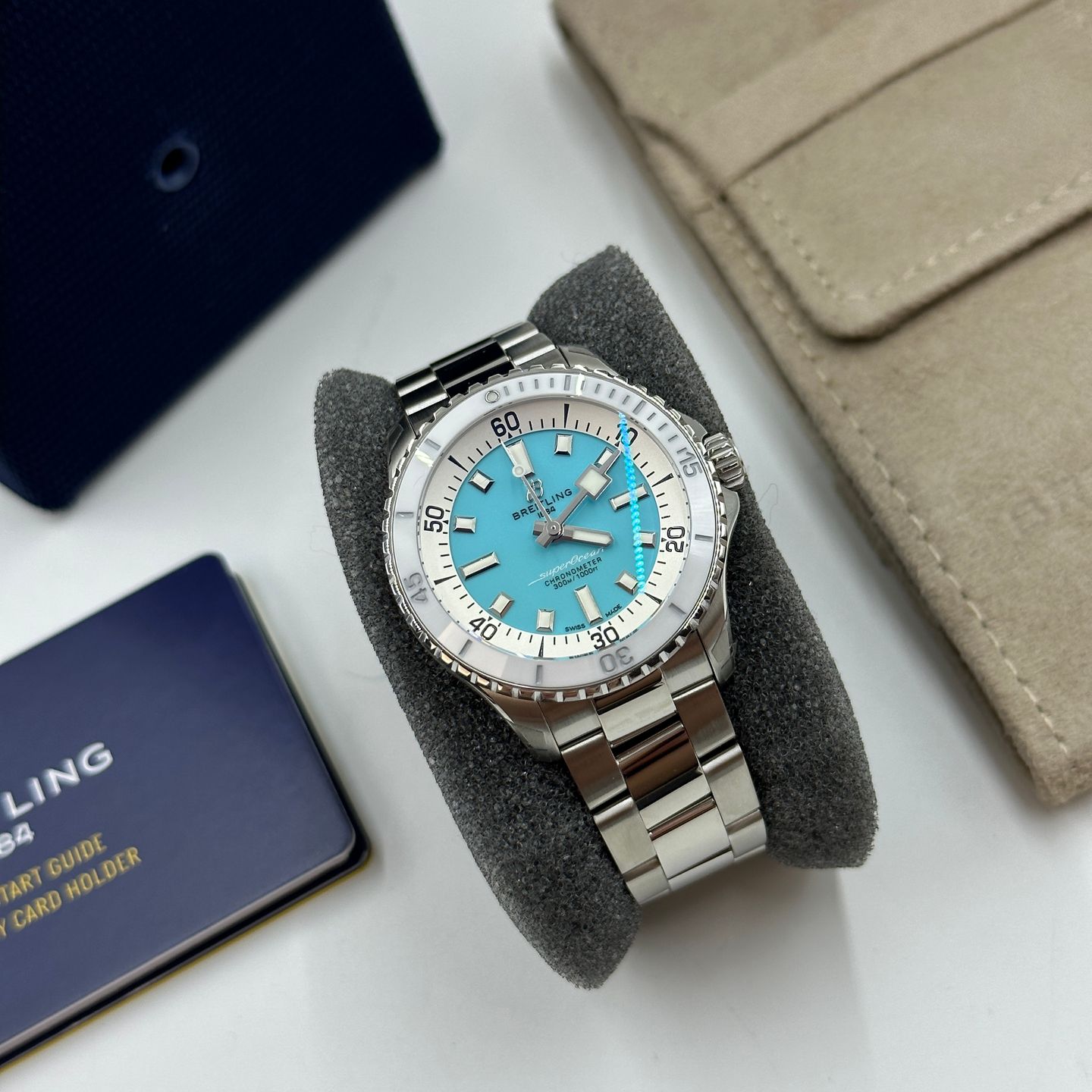 Breitling Superocean 36 A17377211C1A1 (2023) - Blauw wijzerplaat 36mm Staal (2/8)