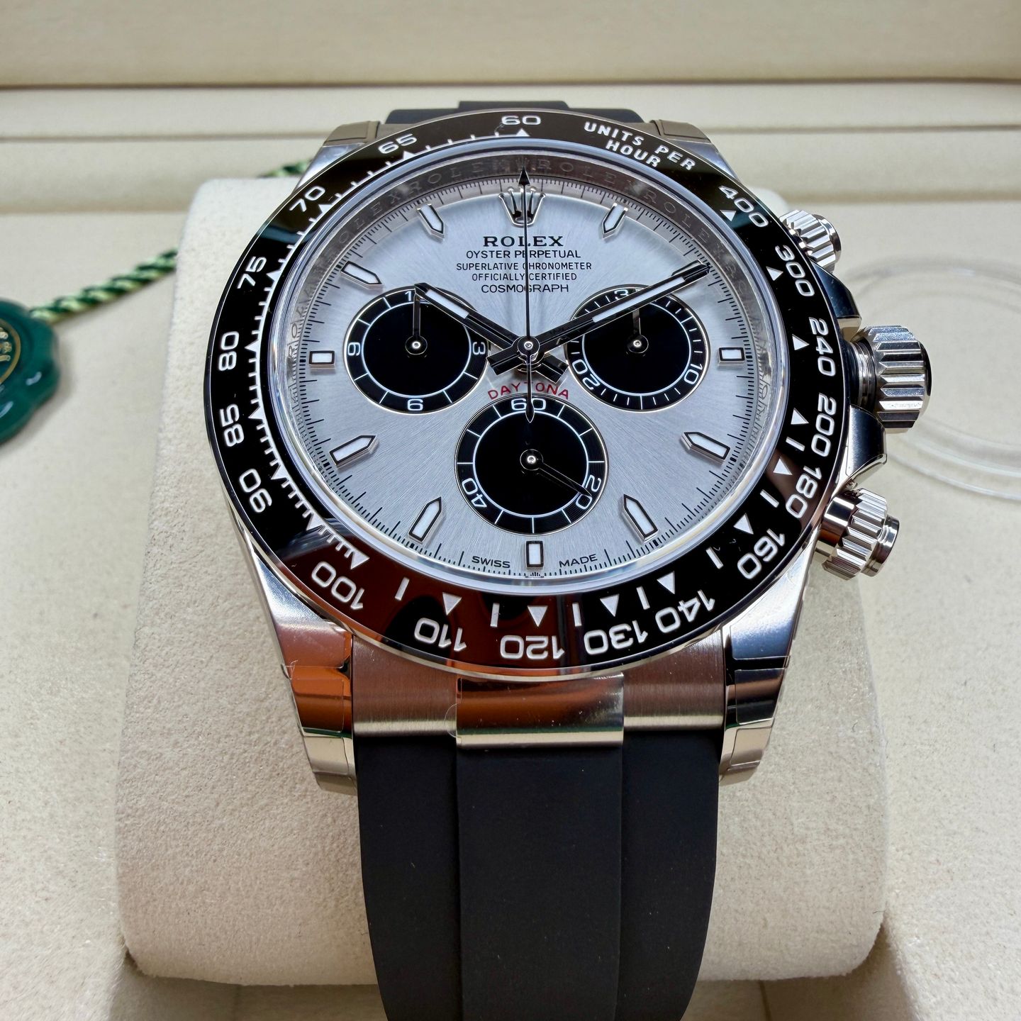 Rolex Daytona 126519LN-0006 (2026) - Silver dial 40 mm White Gold case (2/8)